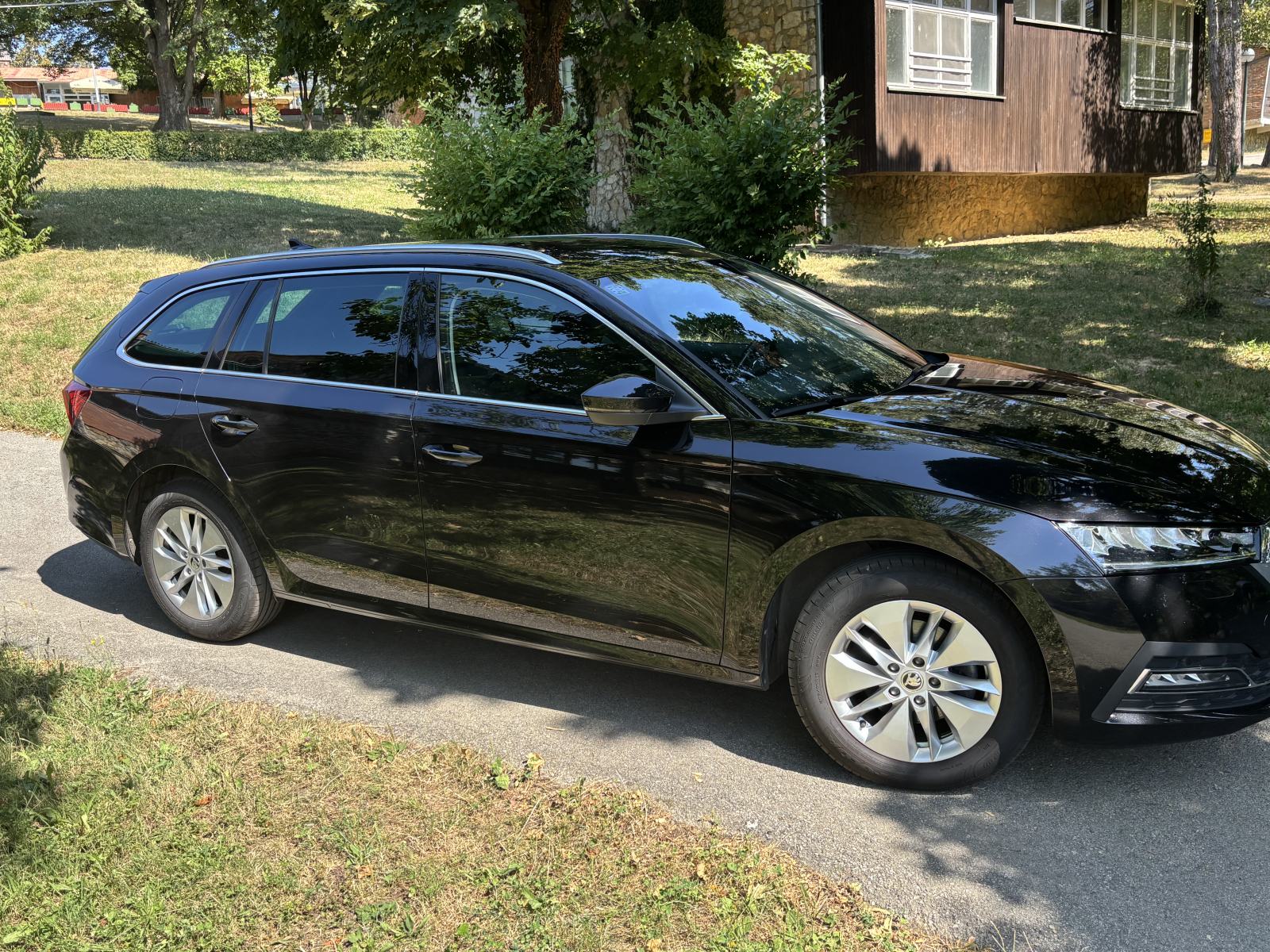 Škoda Octavia Combi 2,0 TDI Automatic, fotografija 2