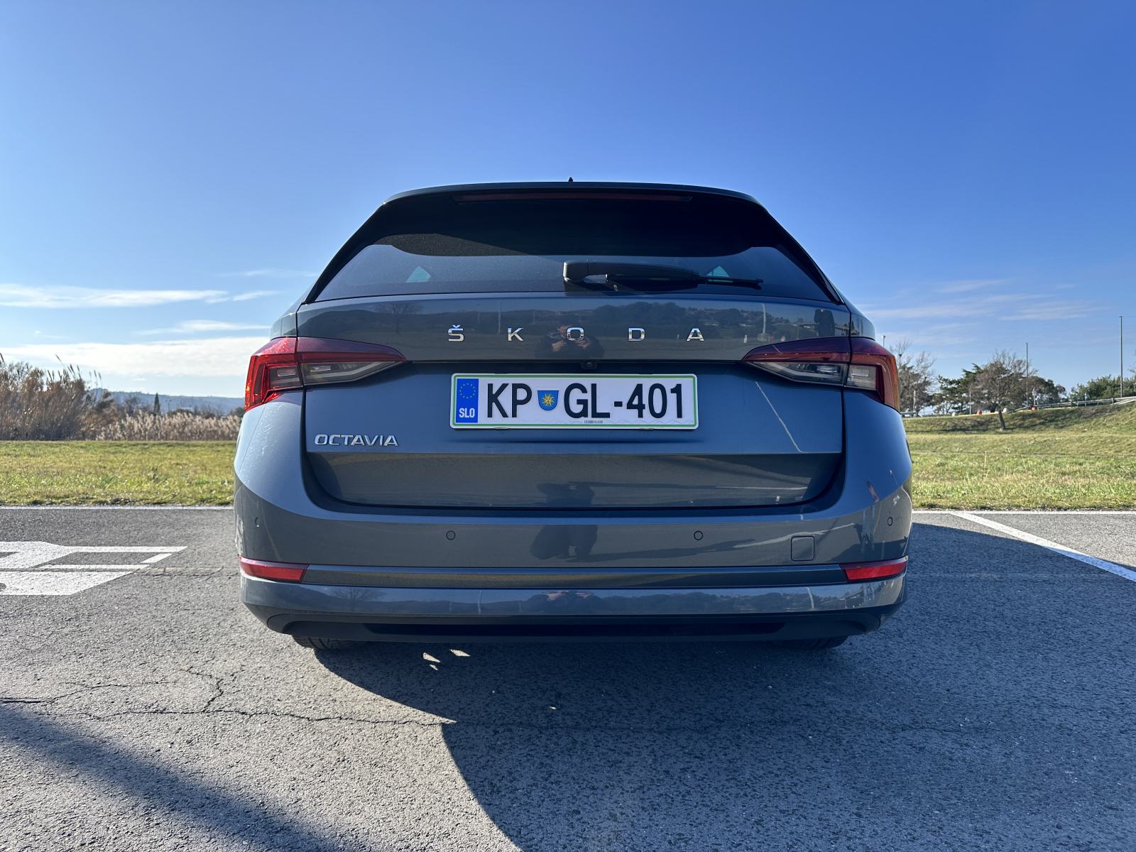 Škoda Octavia Combi 2.0 TDI STYLE DSG VIRTUAL-MATRIX-KAM-ACC-MASAŽA, fotografija 9
