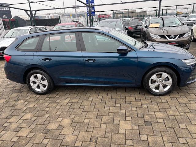 Škoda Octavia Combi 2,0 TDI Style, fotografija 7