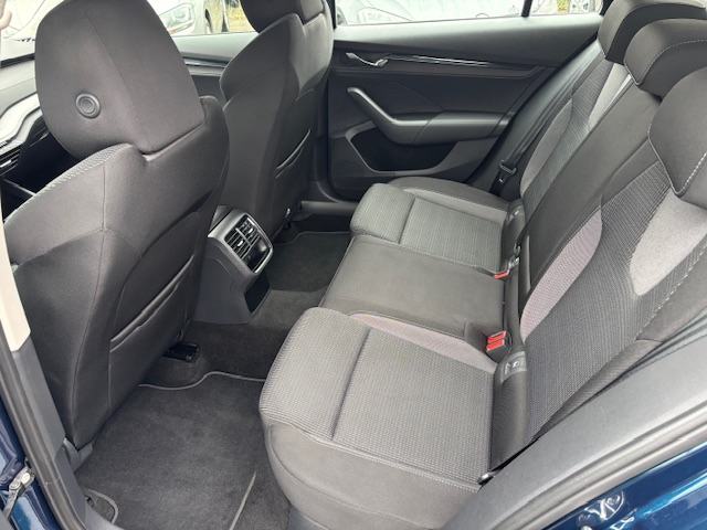 Škoda Octavia Combi 2,0 TDI Style, fotografija 12