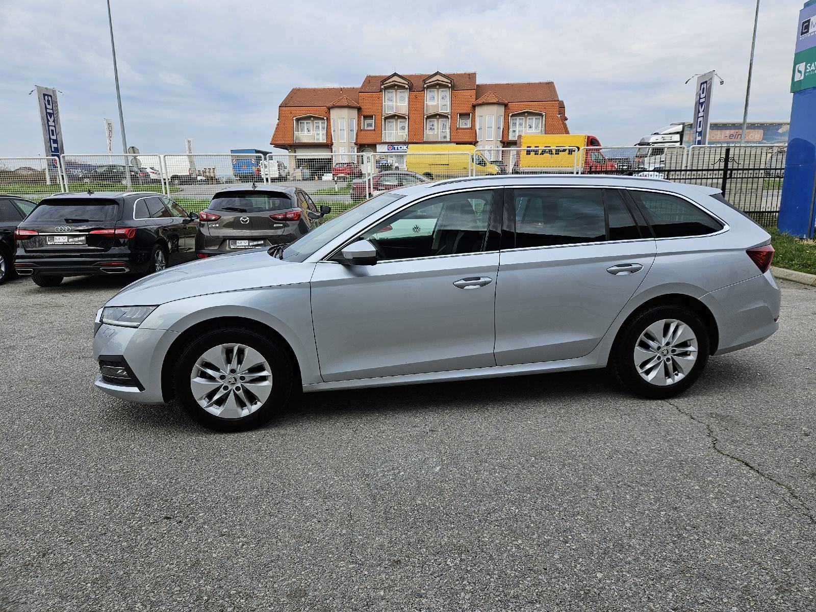 Škoda Octavia Combi 2,0 TDI/VELIKI SERVIS/VIRTUAL/KOŽA/KUKA/NAVI..., fotografija 3