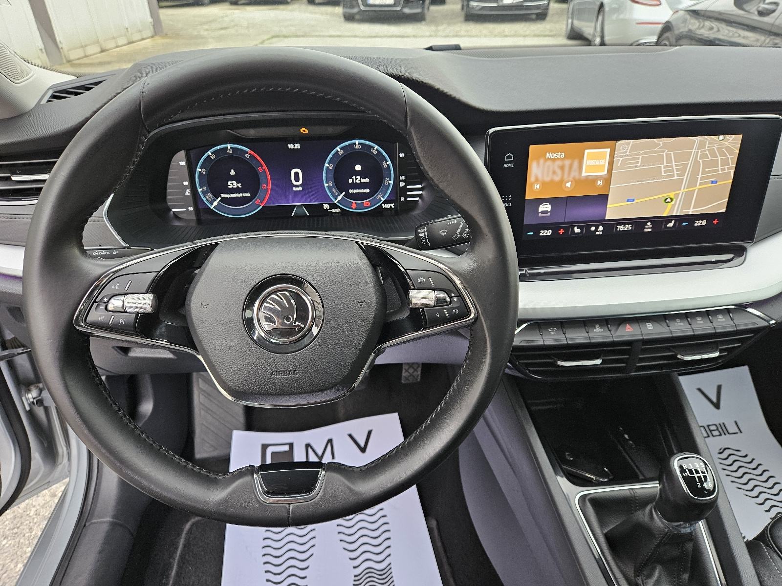 Škoda Octavia Combi 2,0 TDI/VELIKI SERVIS/VIRTUAL/KOŽA/KUKA/NAVI..., fotografija 12