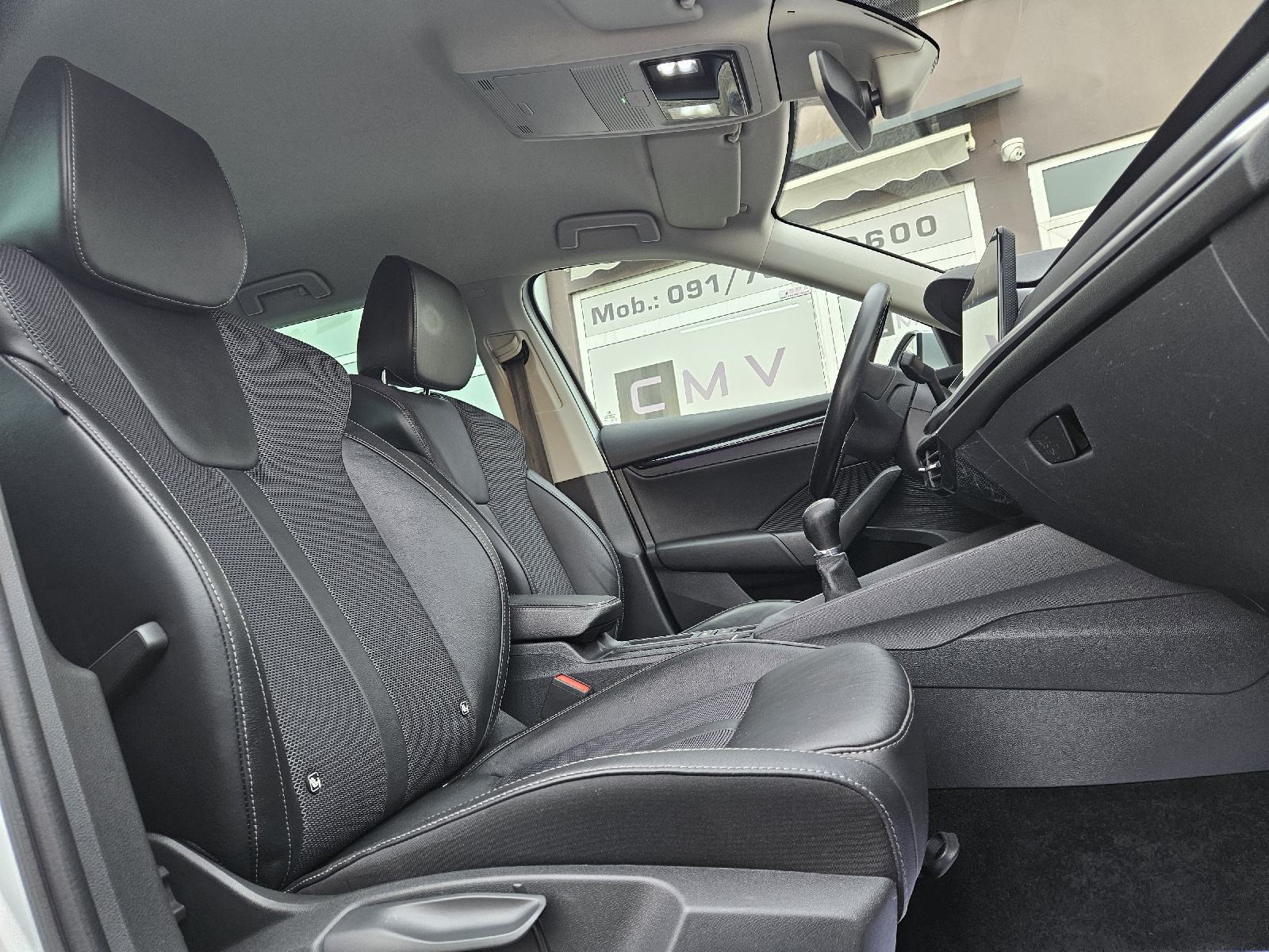 Škoda Octavia Combi 2,0 TDI/VELIKI SERVIS/VIRTUAL/KOŽA/KUKA/NAVI..., fotografija 14