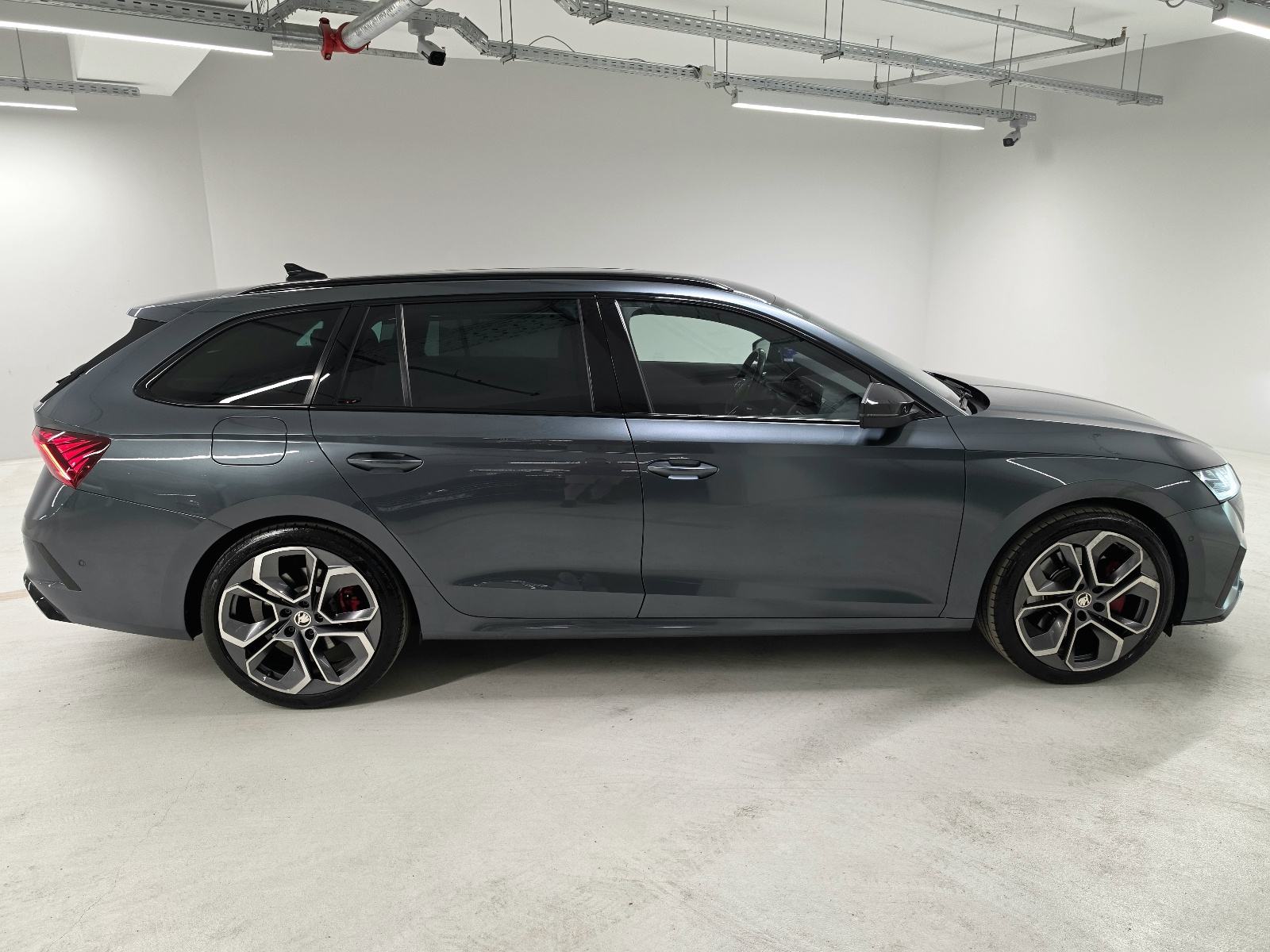Škoda Octavia Combi 2,0 TSI RS PLUS, fotografija 4