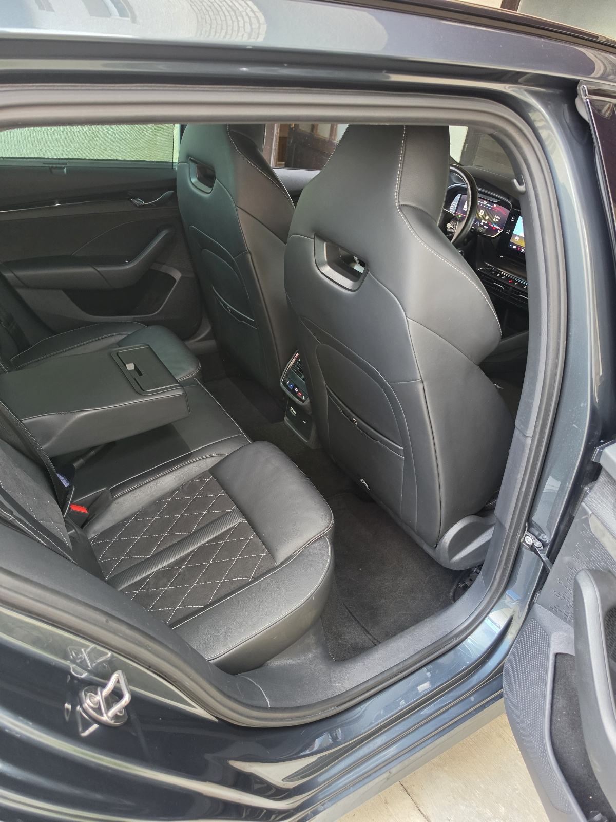 Škoda Octavia Combi 2,0 TSI RS PLUS, fotografija 10