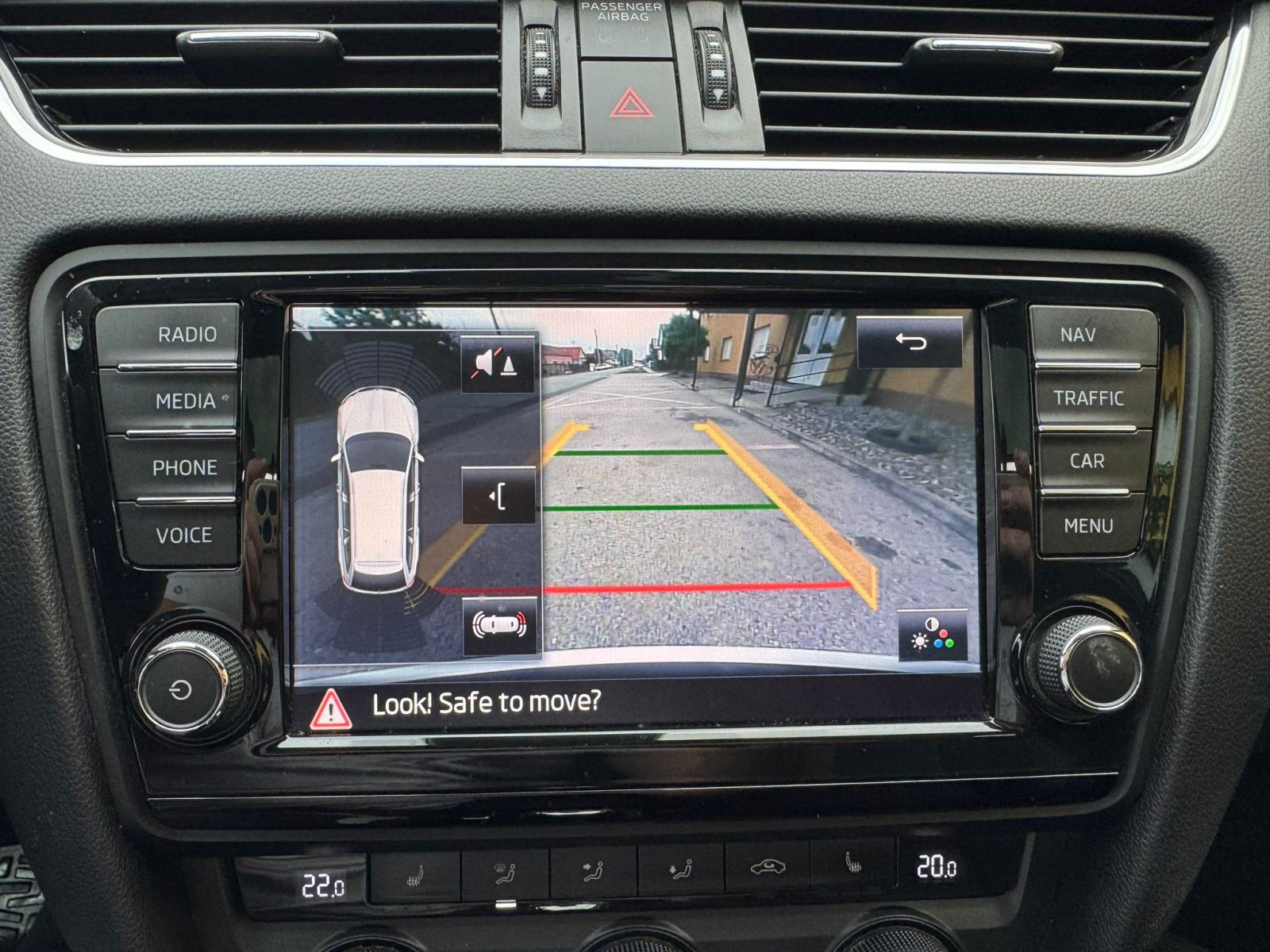 Škoda Octavia Combi 2,0 TSI vRS ** TOP STANJE **, fotografija 17