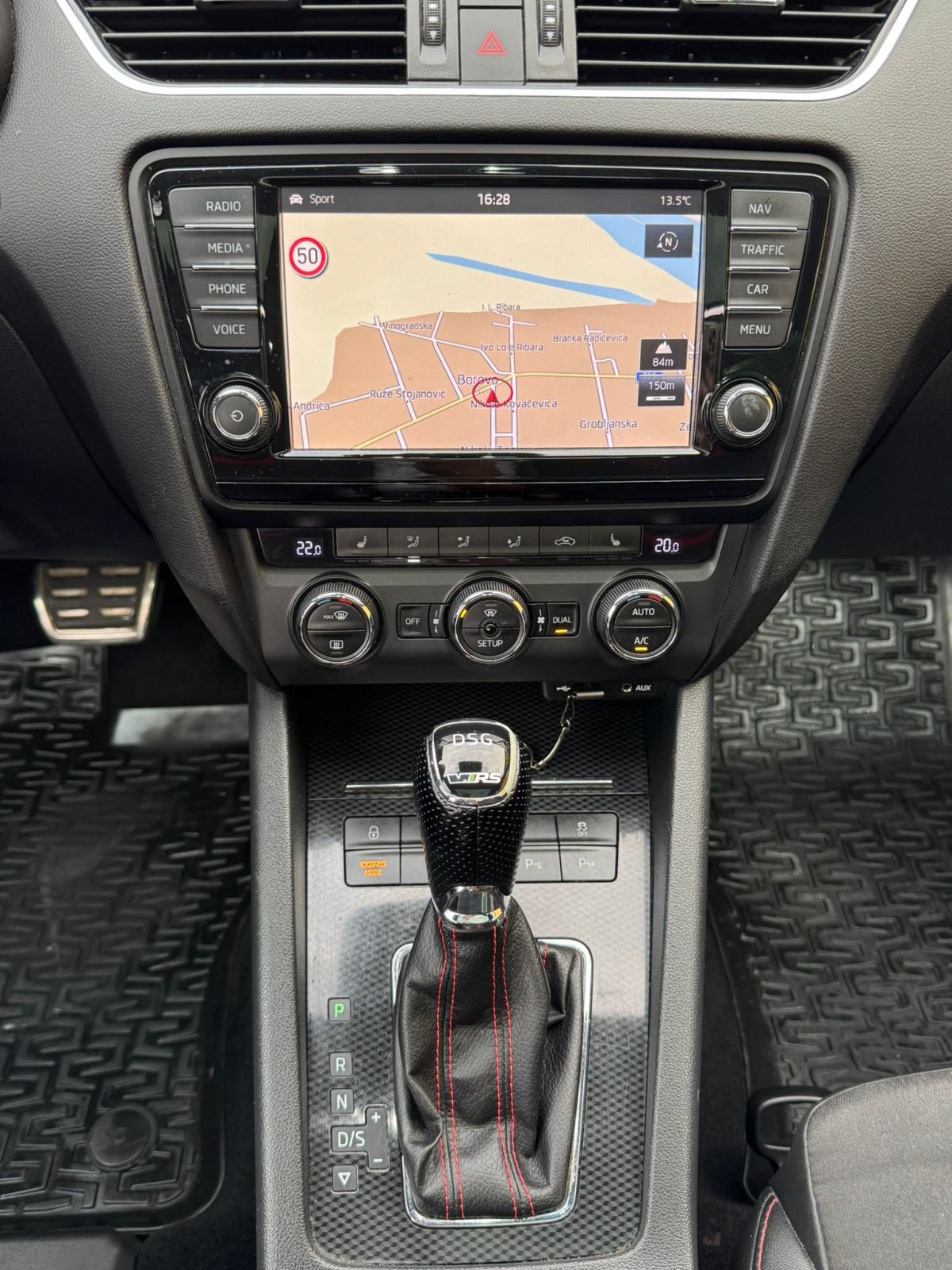 Škoda Octavia Combi 2,0 TSI vRS ** TOP STANJE **, fotografija 19