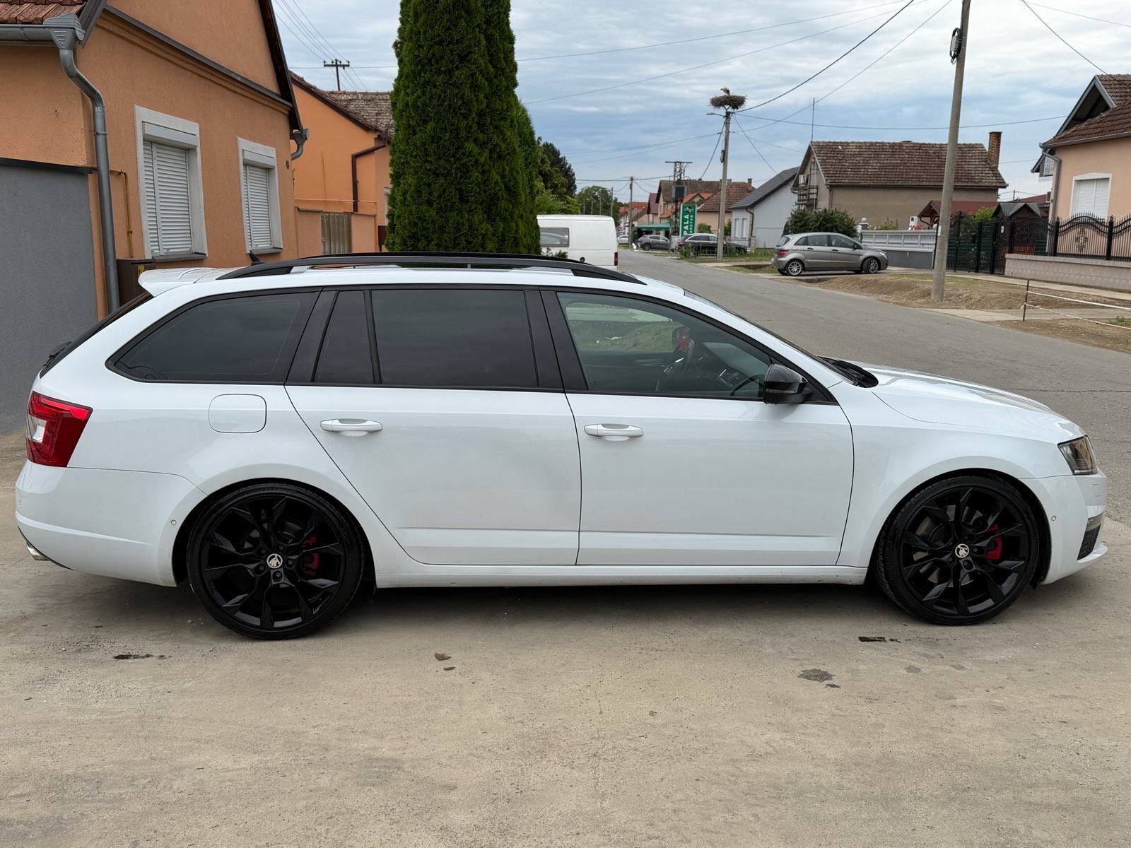 Škoda Octavia Combi 2,0 TSI vRS ** TOP STANJE **, fotografija 7