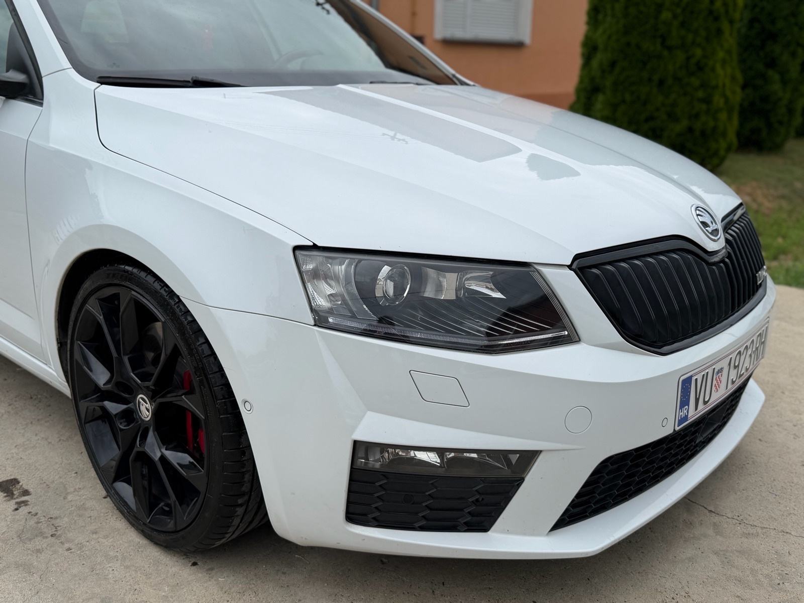 Škoda Octavia Combi 2,0 TSI vRS ** TOP STANJE **, fotografija 5