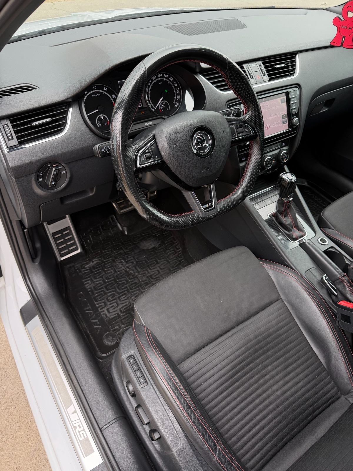 Škoda Octavia Combi 2,0 TSI vRS ** TOP STANJE **, fotografija 12