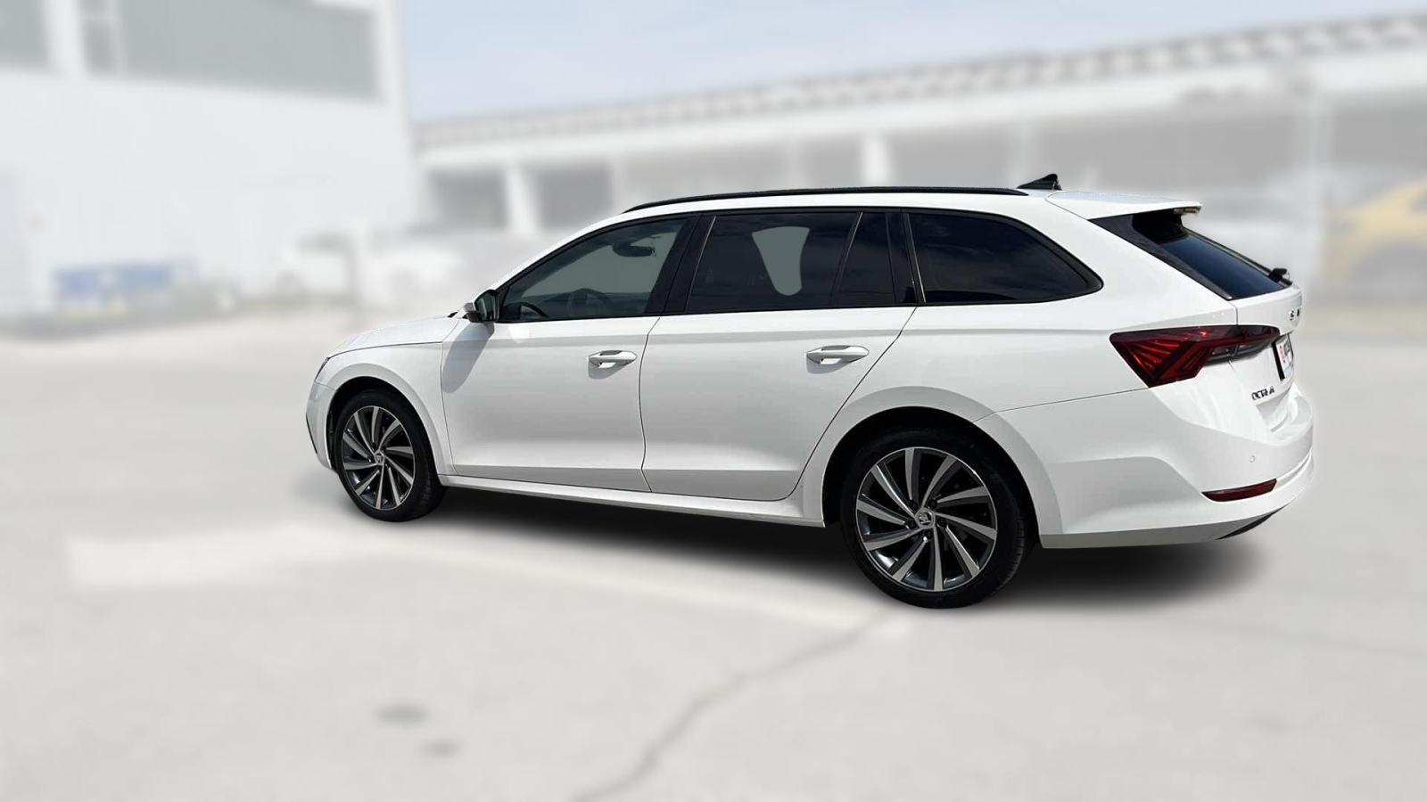 SKODA OCTAVIA Combi 2022 • PREMIUM jamstvo • AutoZubak Rabljena, fotografija 6