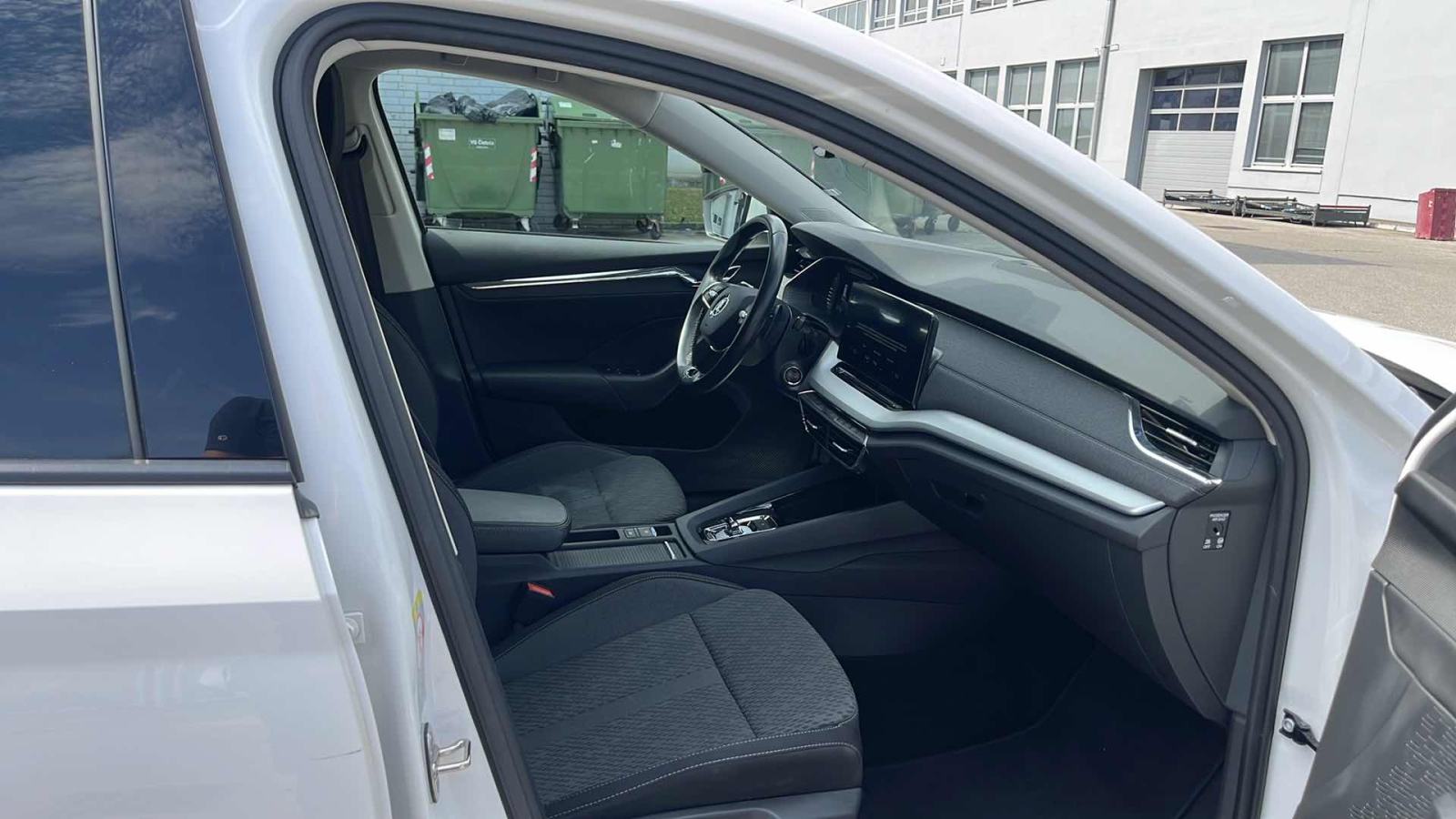 SKODA OCTAVIA Combi 2022 • PREMIUM jamstvo • AutoZubak Rabljena, fotografija 9