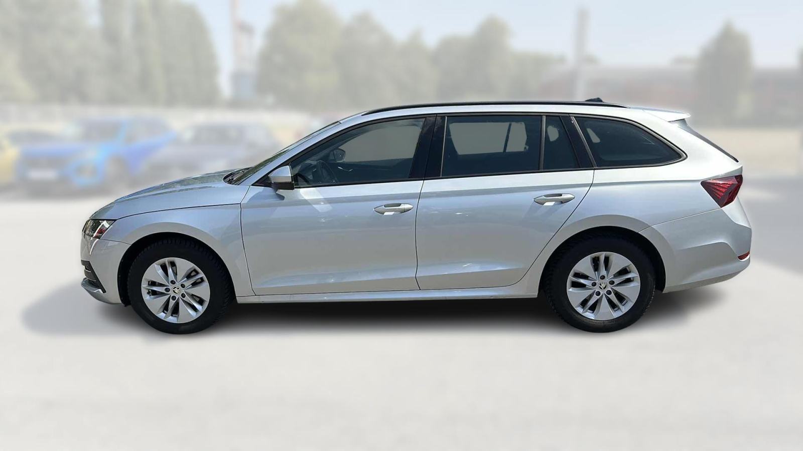SKODA OCTAVIA Combi 2024 • PREMIUM jamstvo • AutoZubak Rabljena, fotografija 5