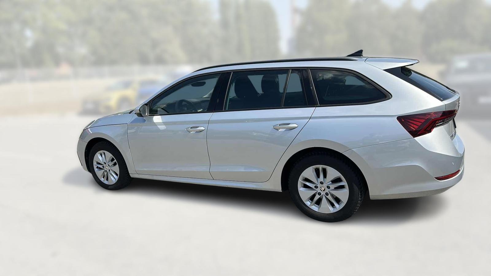 SKODA OCTAVIA Combi 2024 • PREMIUM jamstvo • AutoZubak Rabljena, fotografija 6