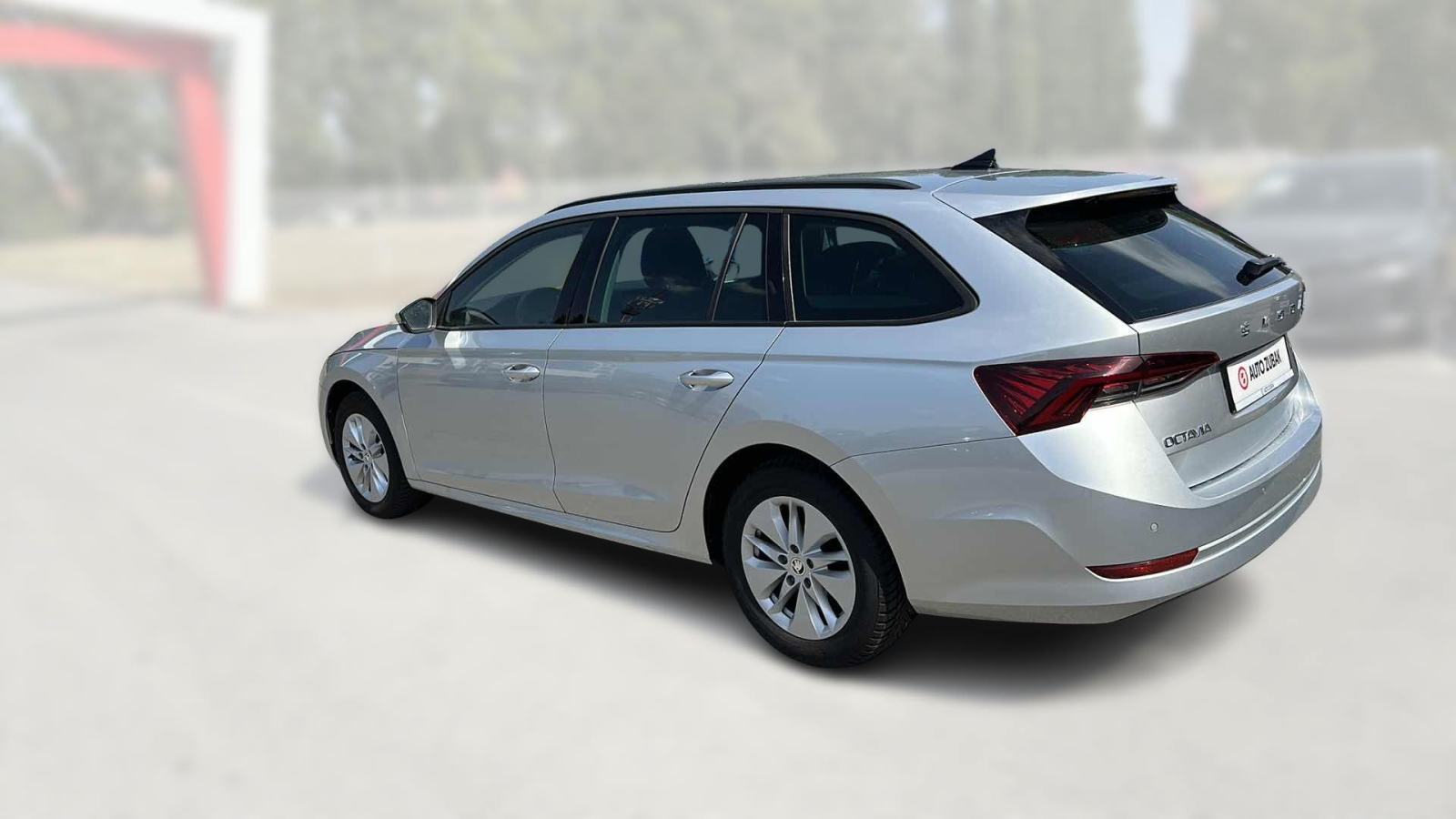 SKODA OCTAVIA Combi 2024 • PREMIUM jamstvo • AutoZubak Rabljena, fotografija 7