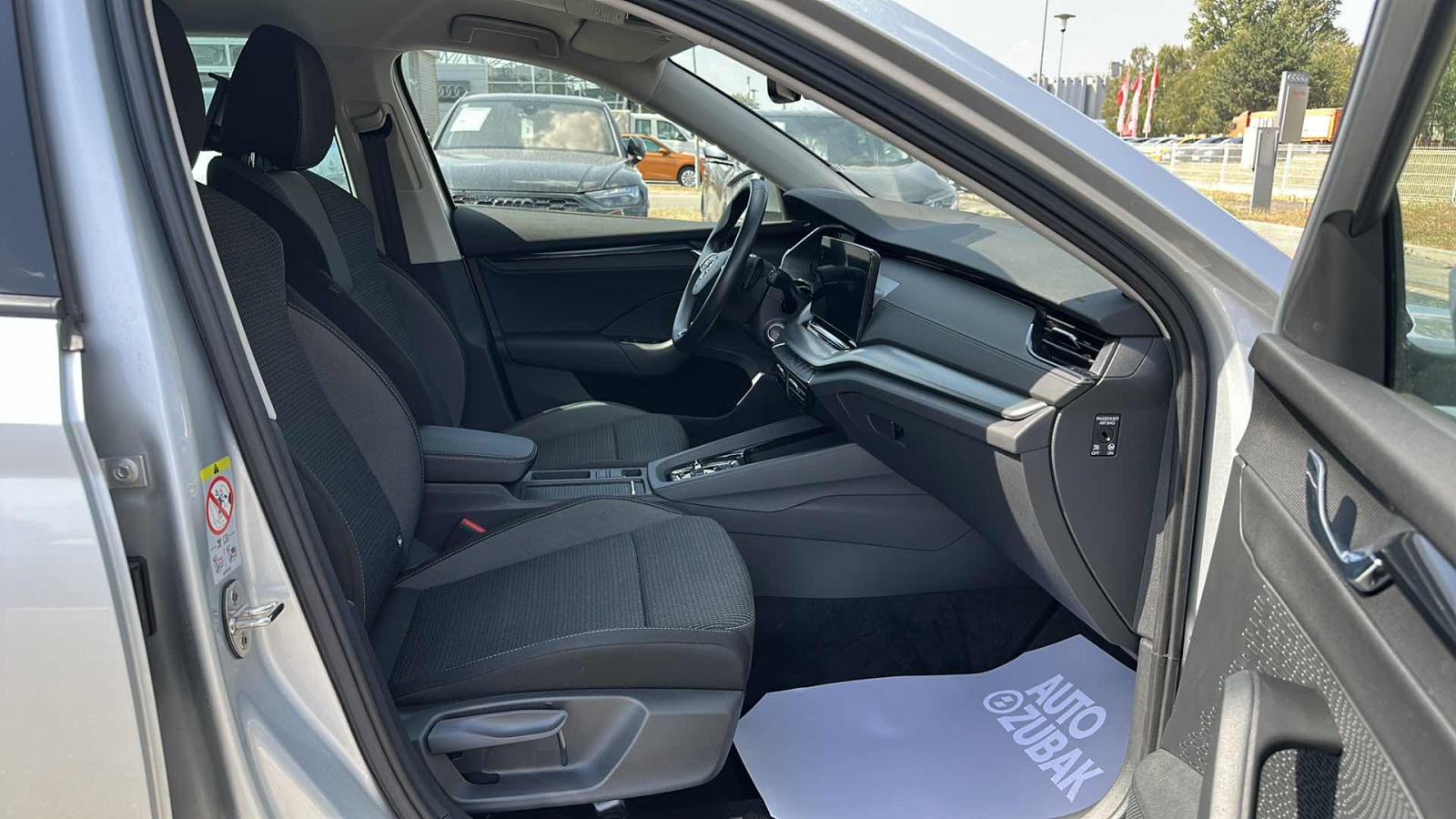 SKODA OCTAVIA Combi 2024 • PREMIUM jamstvo • AutoZubak Rabljena, fotografija 9