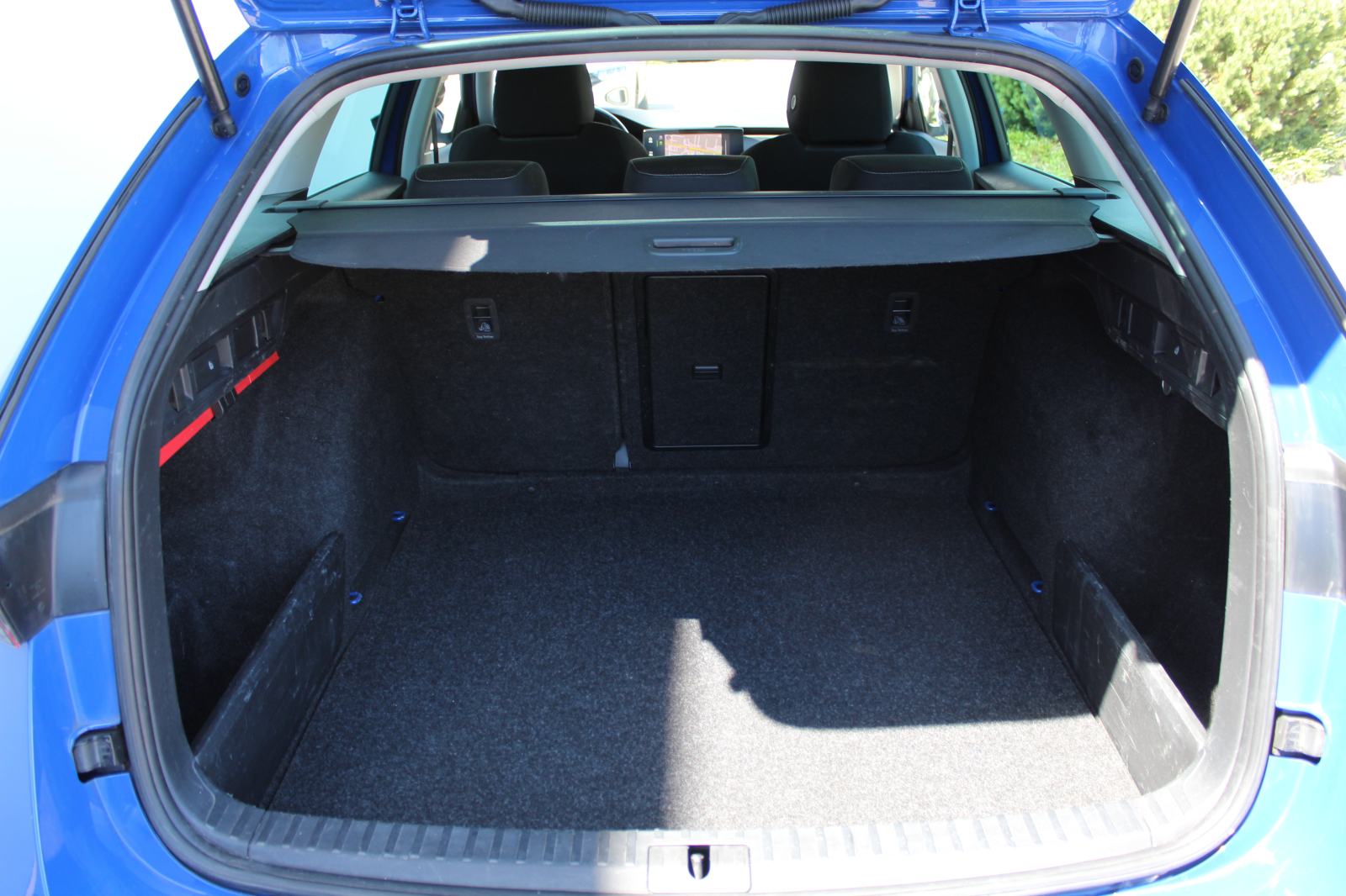 Škoda OCTAVIA Combi Ambition 2.0 TDI DSG, fotografija 16