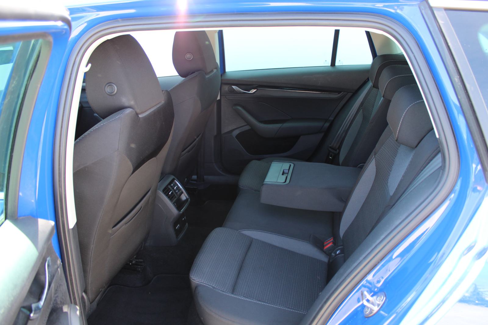 Škoda OCTAVIA Combi Ambition 2.0 TDI DSG, fotografija 11