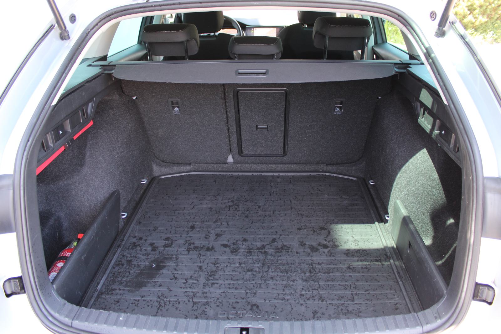 Škoda OCTAVIA Combi Ambition 2.0 TDI, fotografija 17