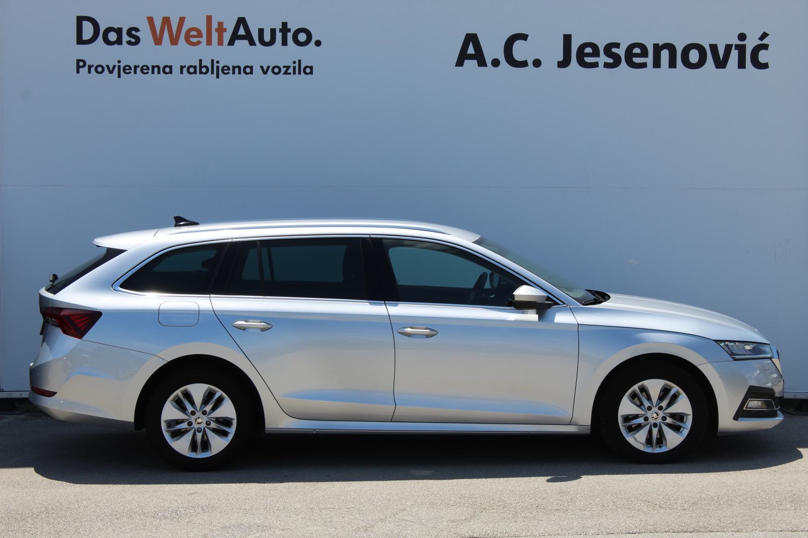 Škoda OCTAVIA Combi Ambition 2.0 TDI, fotografija 4