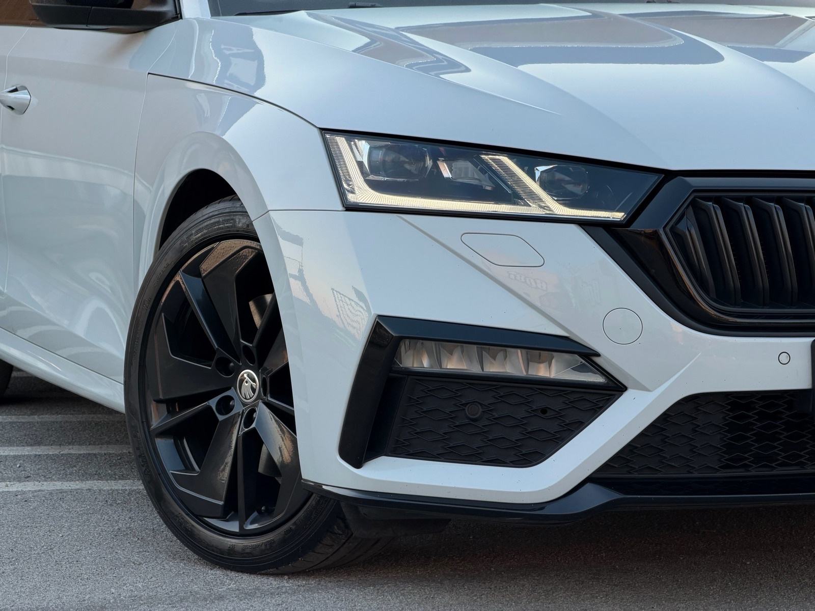 ŠKODA OCTAVIA COMBI RS 2,0 TDI DSG, fotografija 2