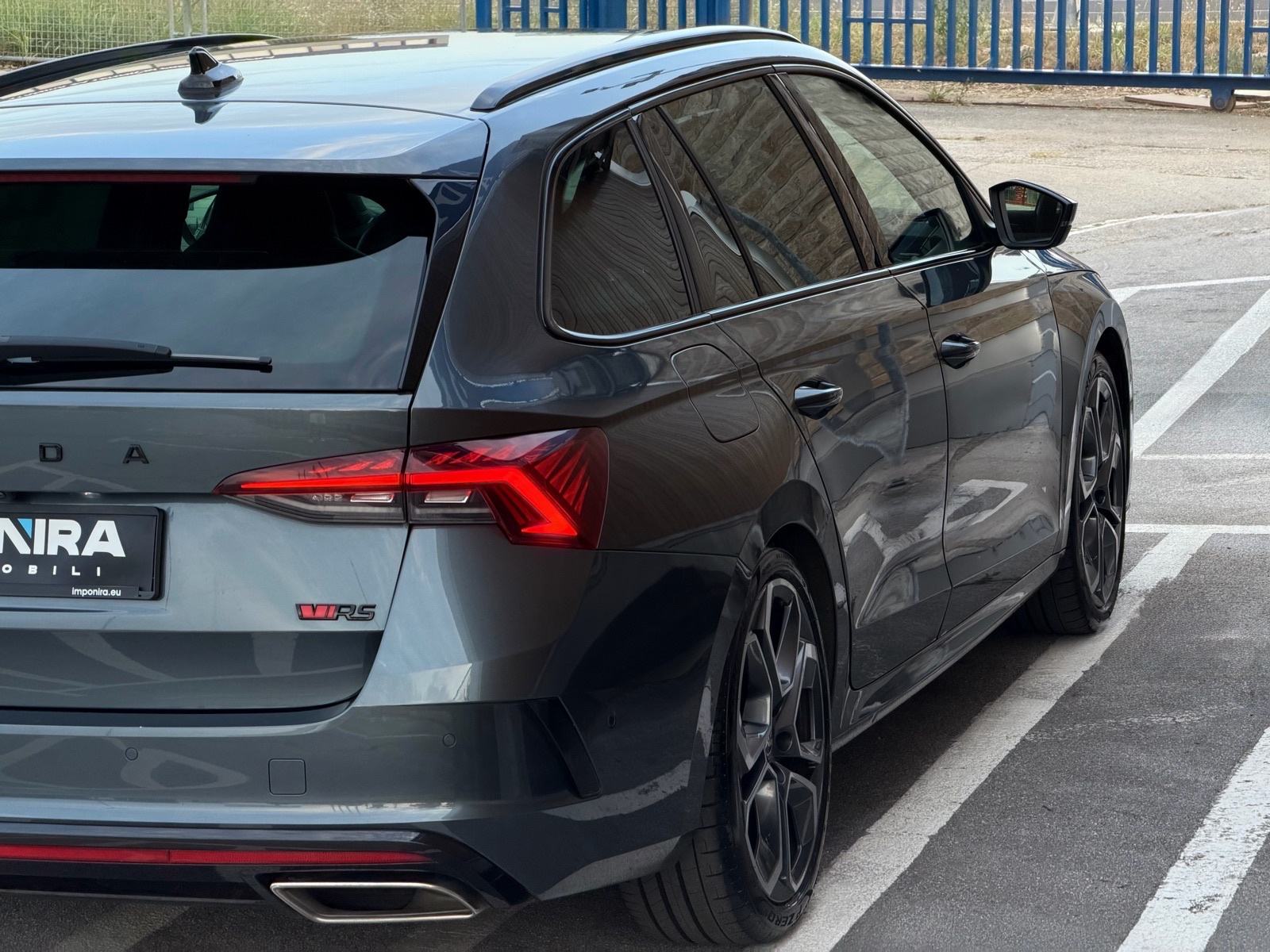 ŠKODA OCTAVIA COMBI RS 2,0 TDI DSG, fotografija 9