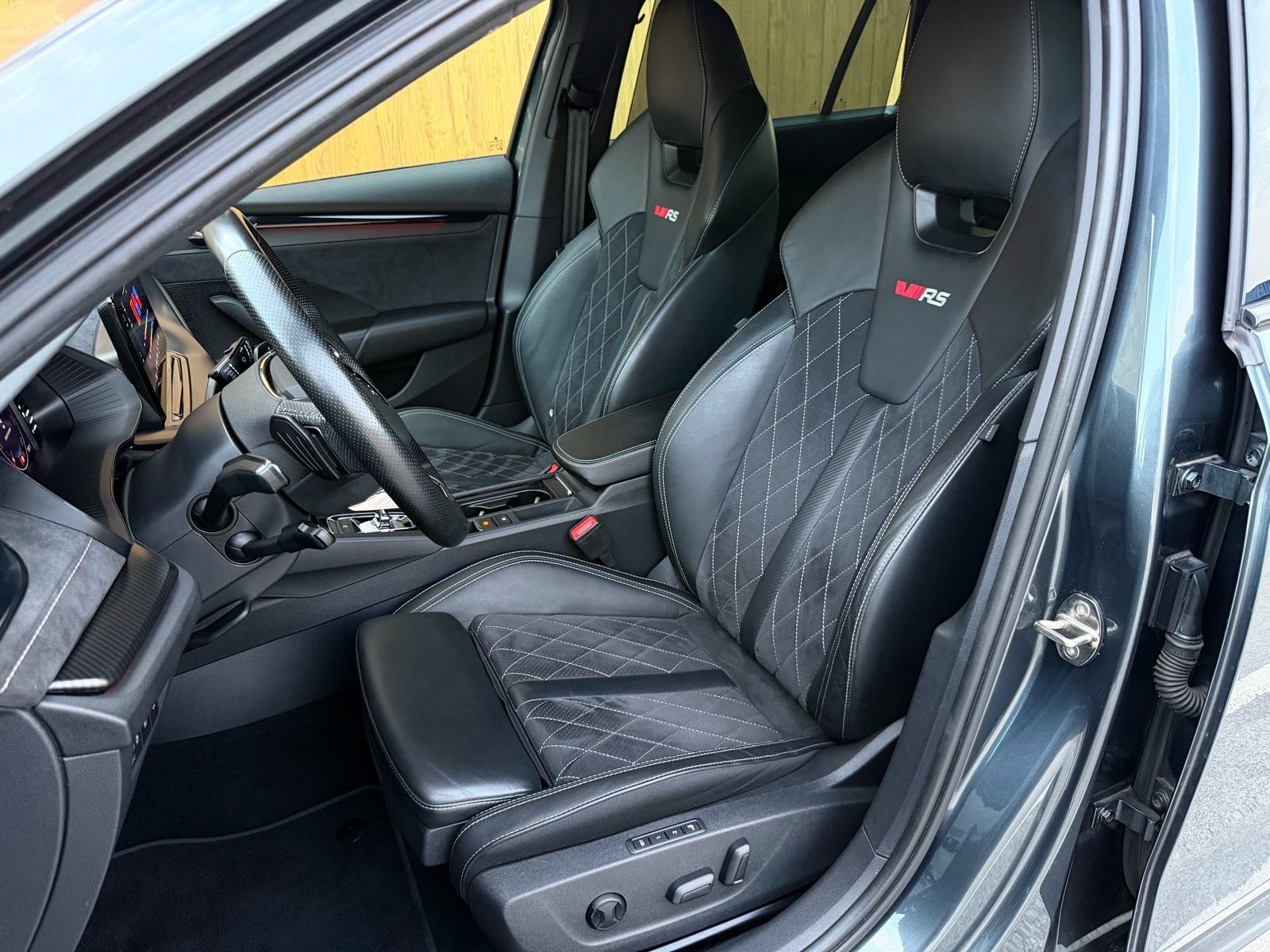 ŠKODA OCTAVIA COMBI RS 2,0 TDI DSG, fotografija 14