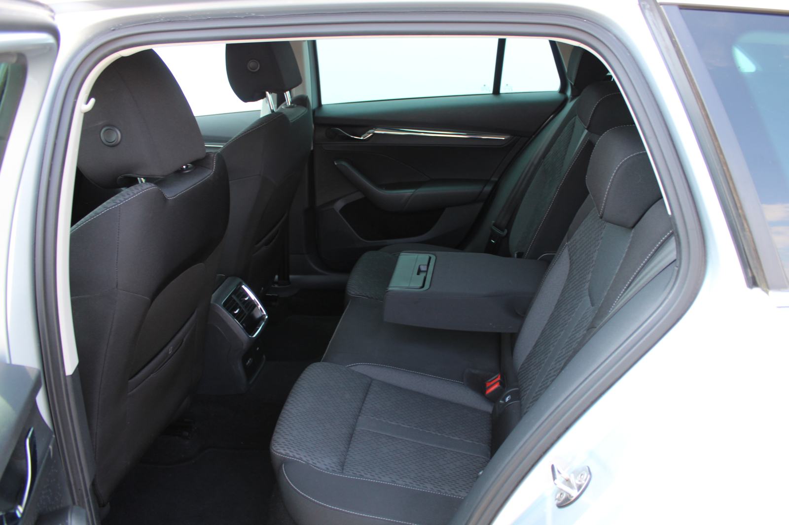 Škoda OCTAVIA Combi Style 2.0 TDI, fotografija 10