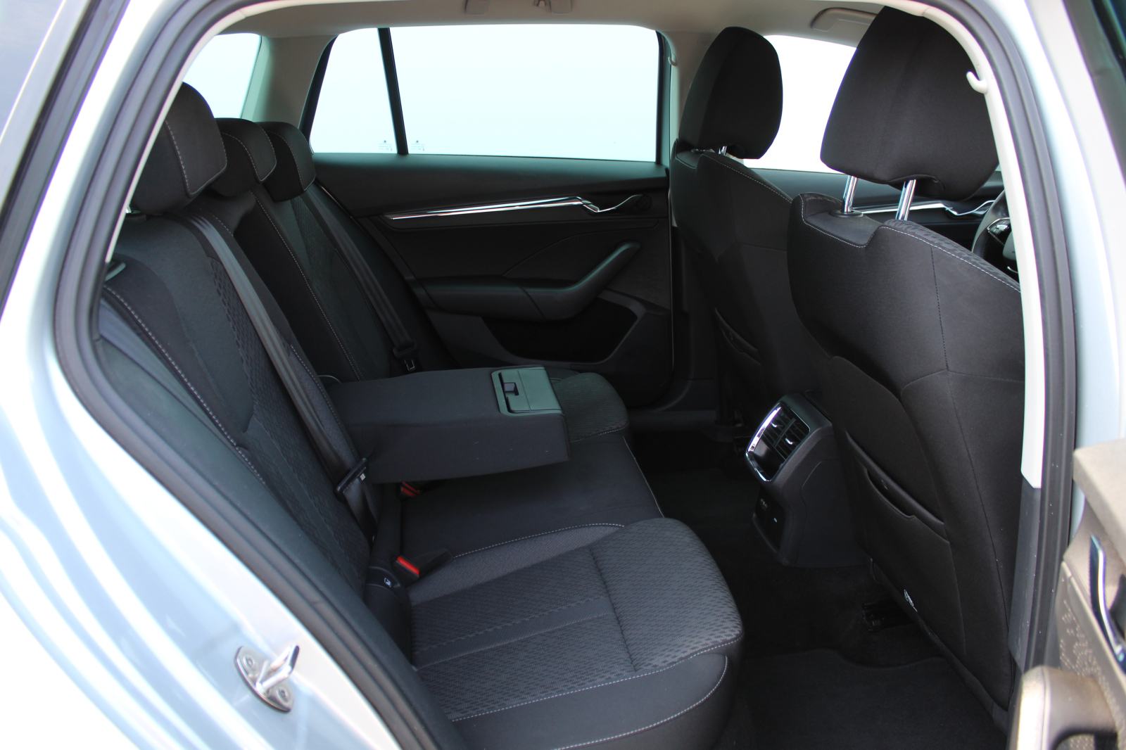 Škoda OCTAVIA Combi Style 2.0 TDI, fotografija 12