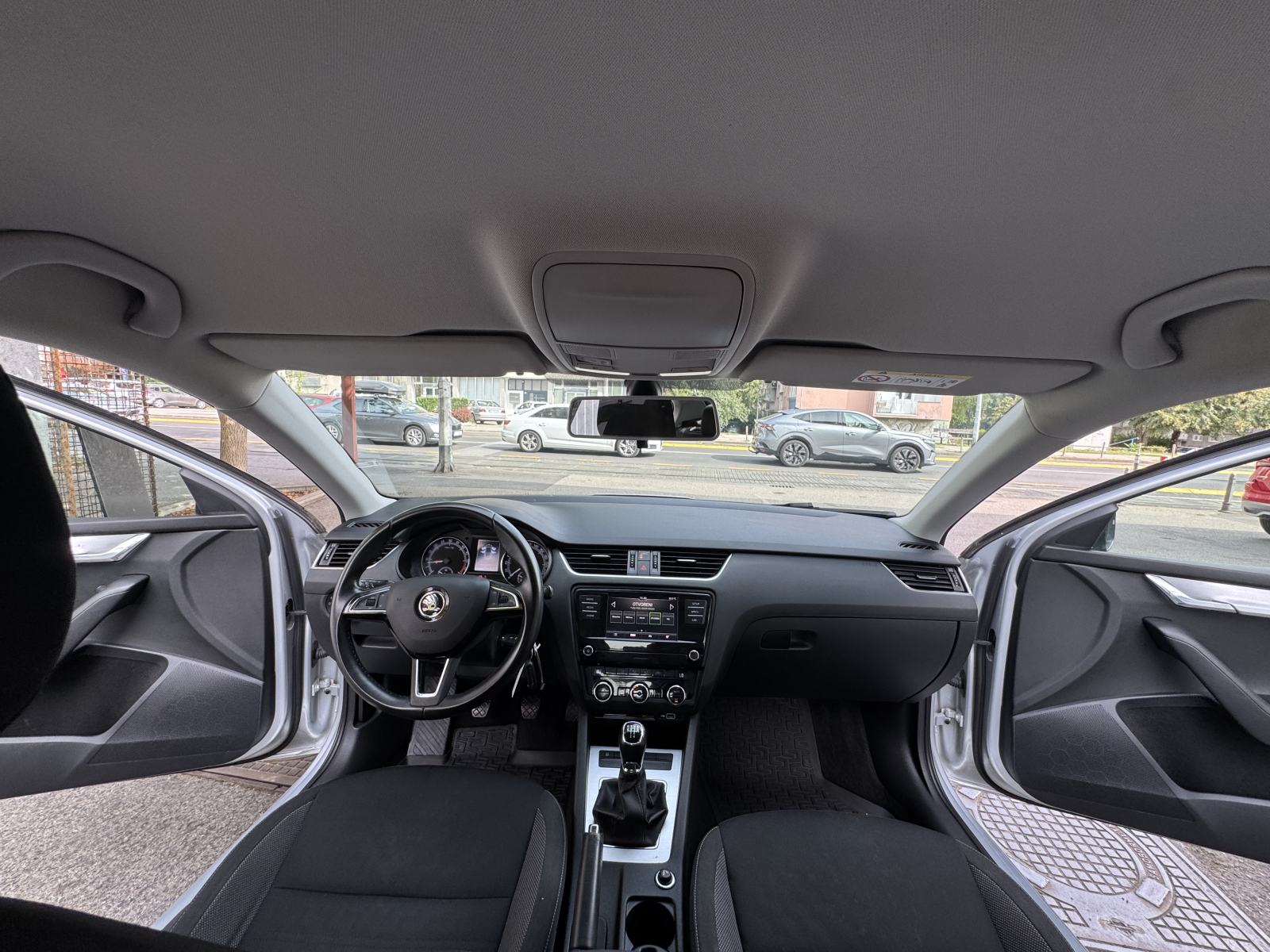 ŠKODA OCTAVIA Edition 1.6 TDI, fotografija 10