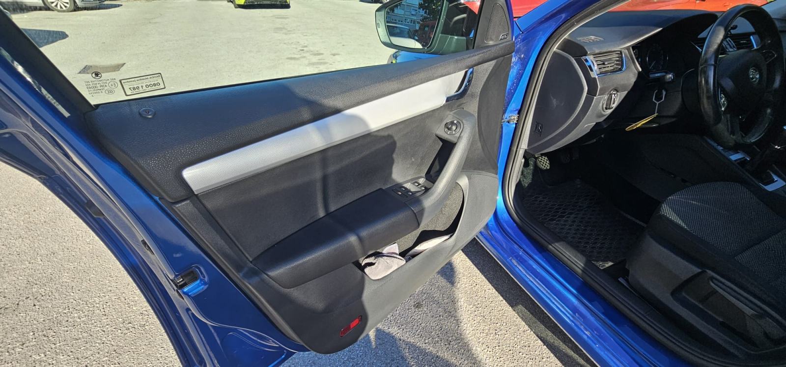 Škoda Octavia Elegance 2,0 TDI*110kW*Bi-xenon*bez ulaganja servisiran, fotografija 16