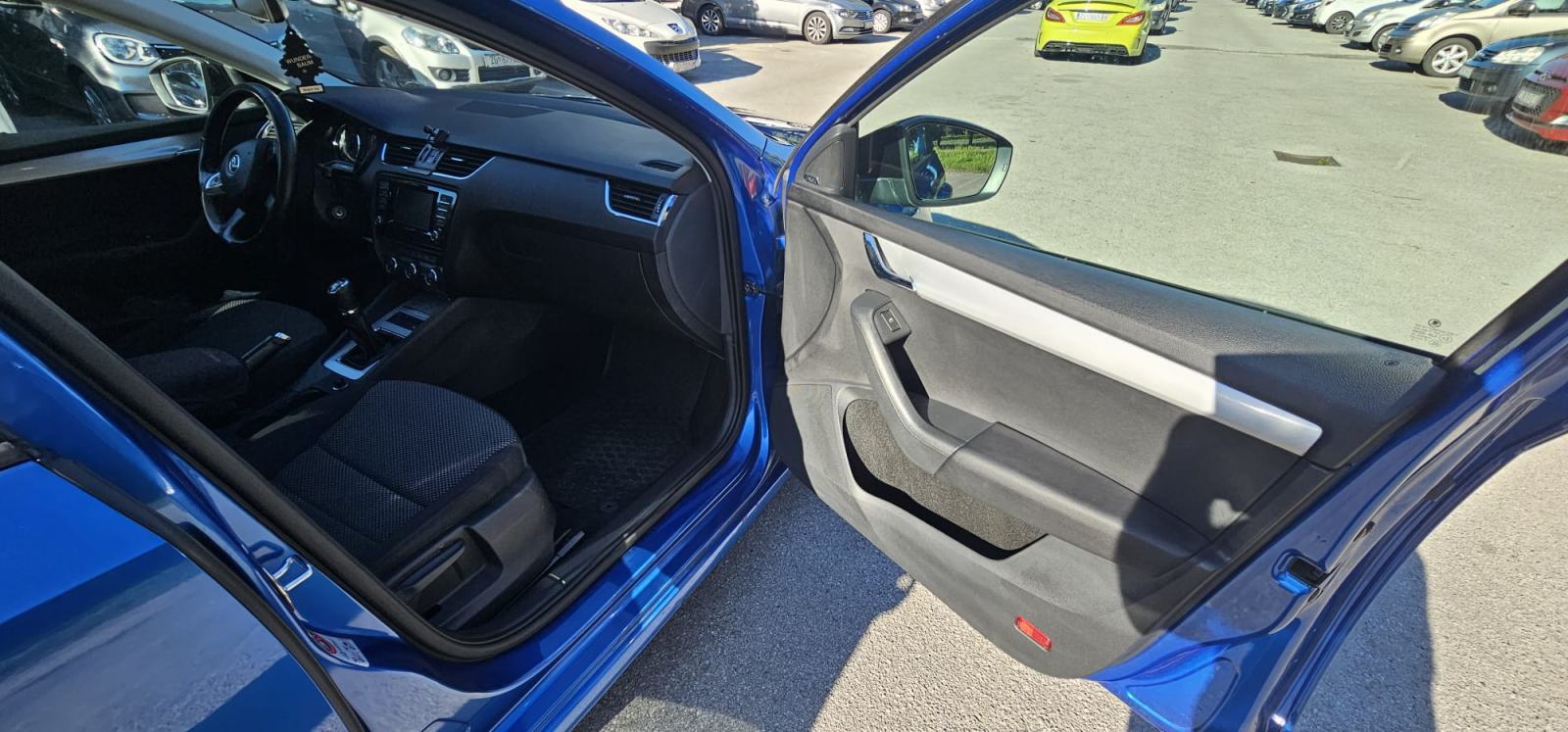 Škoda Octavia Elegance 2,0 TDI*110kW*Bi-xenon*bez ulaganja servisiran, fotografija 8