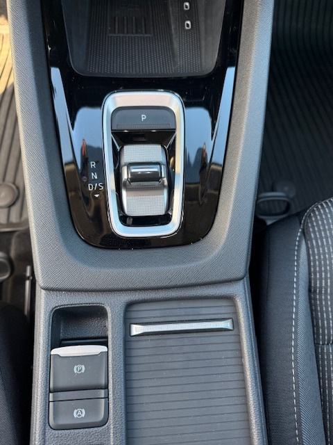 Škoda Octavia FL Selection 2.0 TDI DSG 2024, fotografija 11