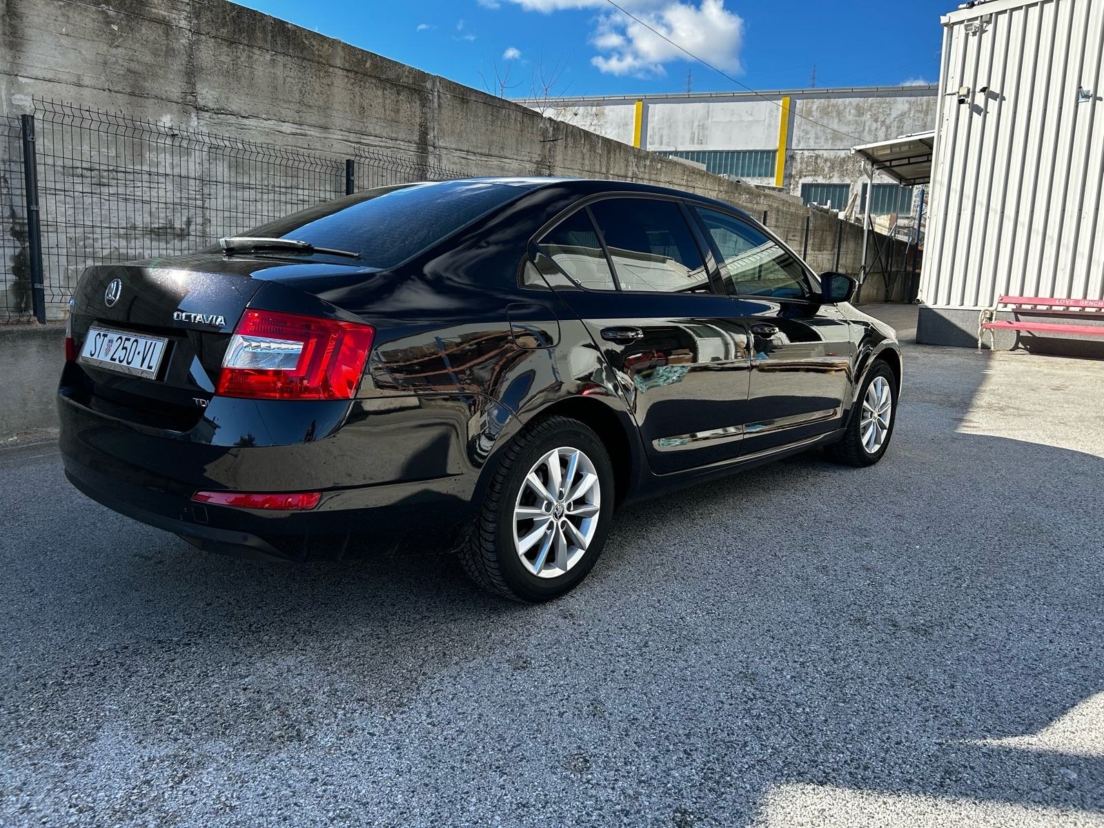 HR-AUTO - ŠKODA OCTAVIA III, fotografija 1