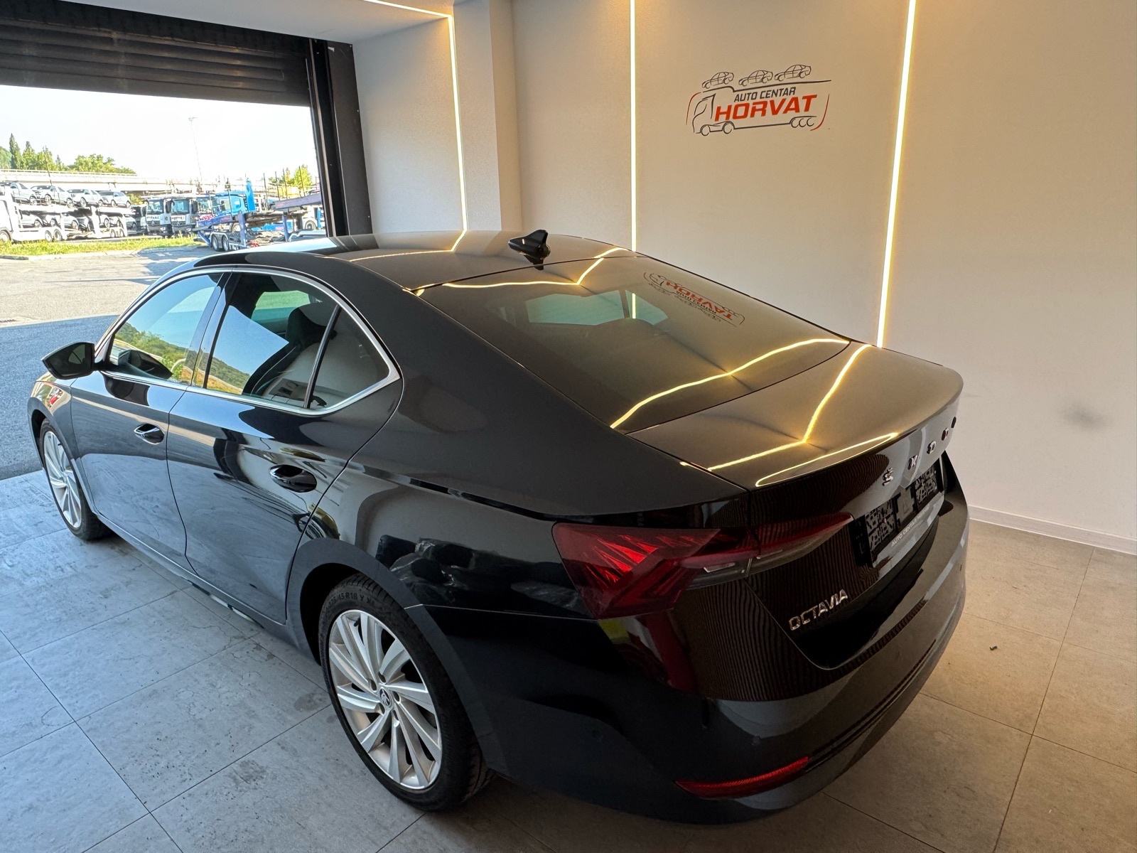 Škoda Octavia Lim. 2,0 TDI DSG Style 150 KS ;Matrix; Navi; Kamera, fotografija 4
