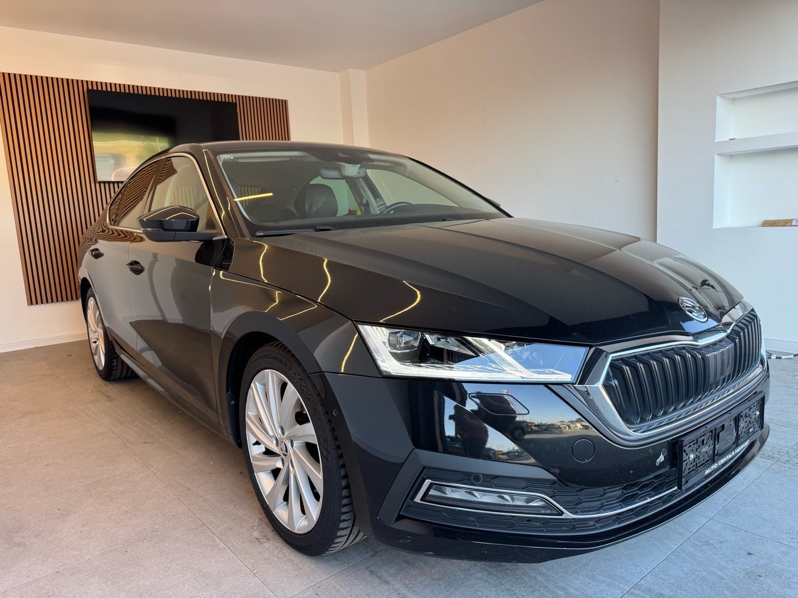 Škoda Octavia Lim. 2,0 TDI DSG Style 150 KS ;Matrix; Navi; Kamera, fotografija 3