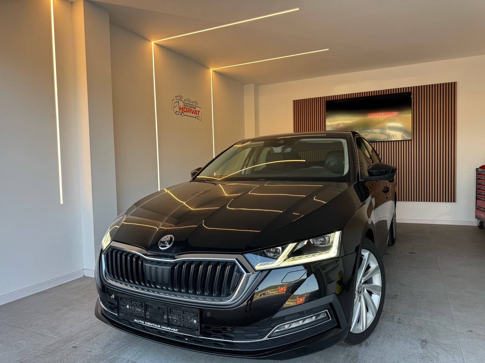 Škoda Octavia Lim. 2,0 TDI DSG Style 150 KS ;Matrix; Navi; Kamera, fotografija 1