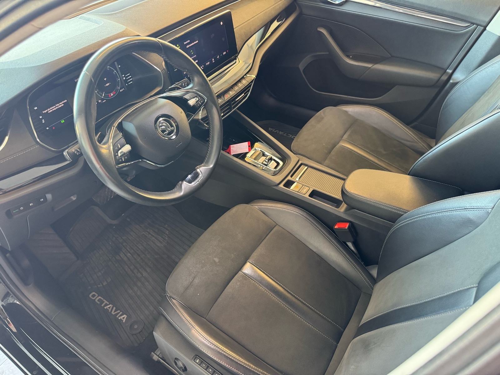 Škoda Octavia Lim. 2,0 TDI DSG Style 150 KS ;Matrix; Navi; Kamera, fotografija 7