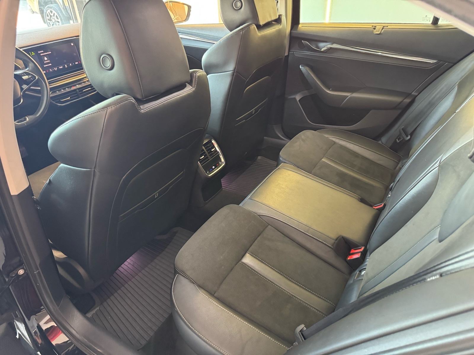 Škoda Octavia Lim. 2,0 TDI DSG Style 150 KS ;Matrix; Navi; Kamera, fotografija 8