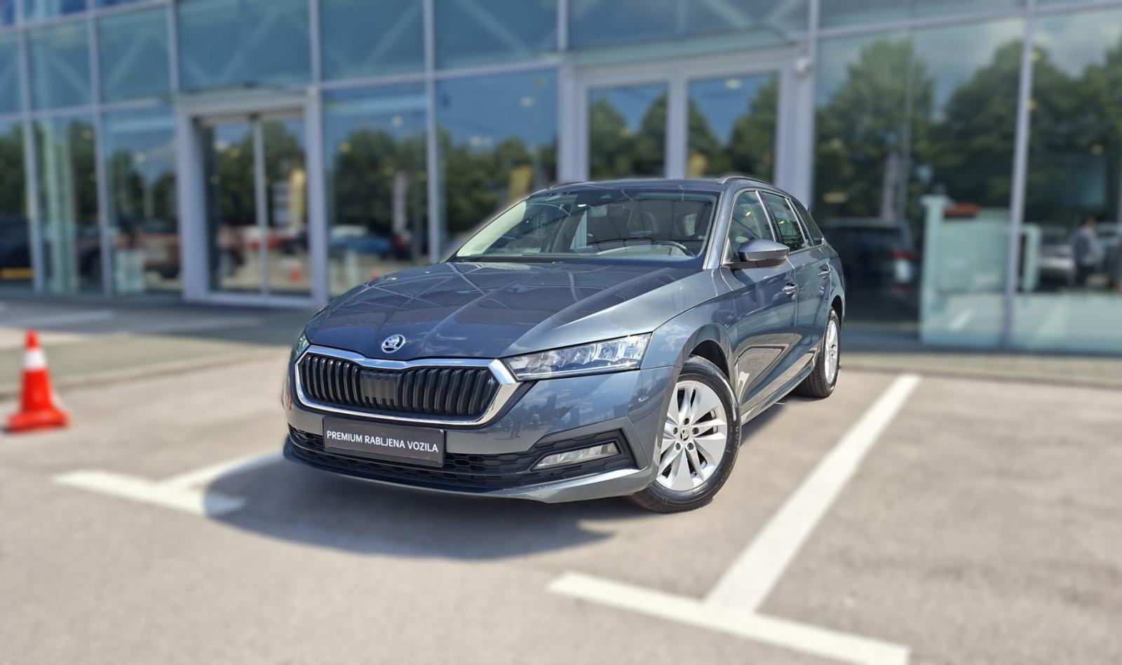 Škoda Octavia OCTAVIA 2.0 TDI COMBI , NAVIGACIJA, BT, MULTIFUNKCIJSKI, fotografija 1