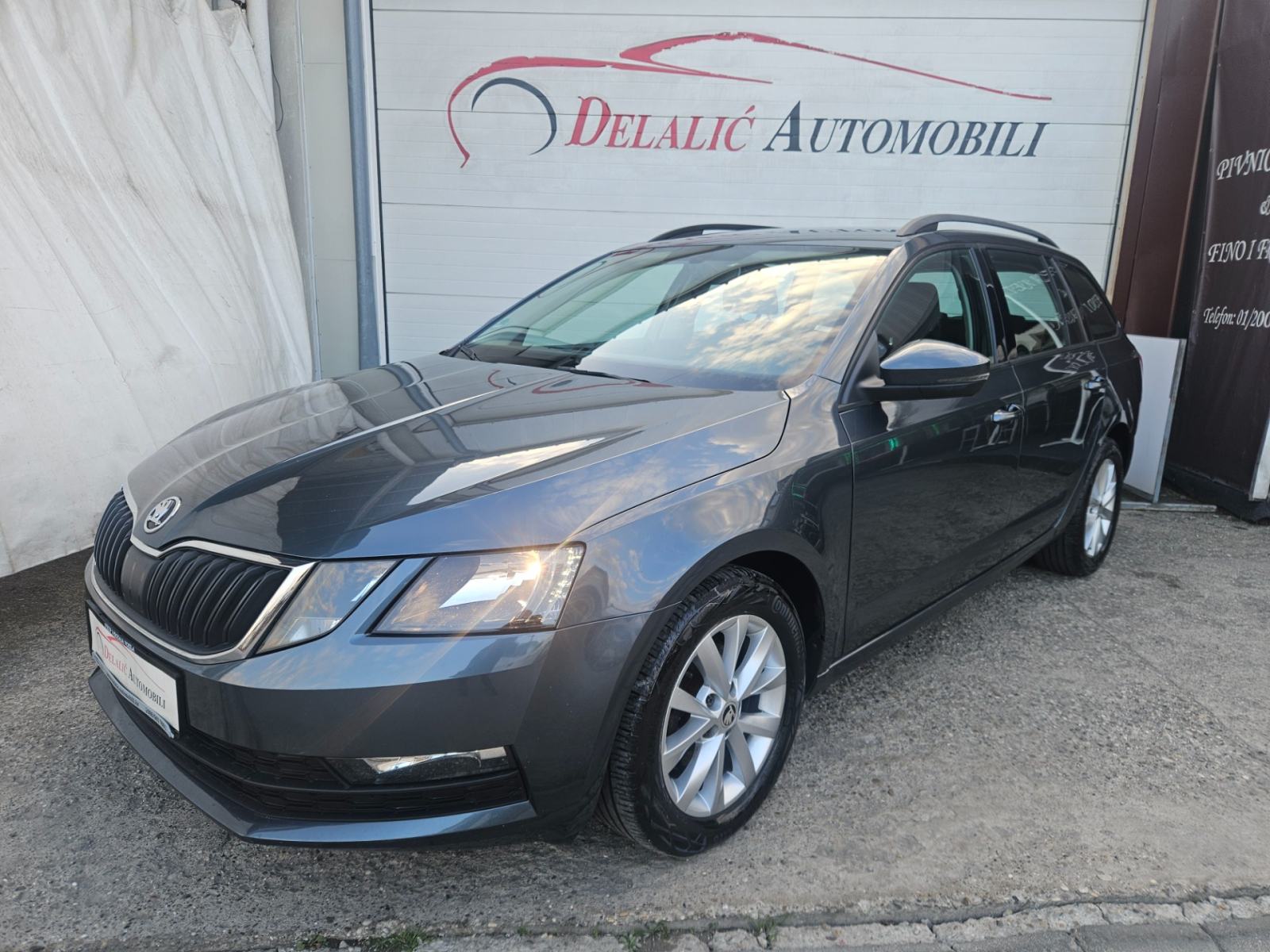 Škoda Octavia Combi 1,6 TDI Style,159000 km,1.god.reg.,ODLIČNO STANJE!, pogled izvana - slika 1