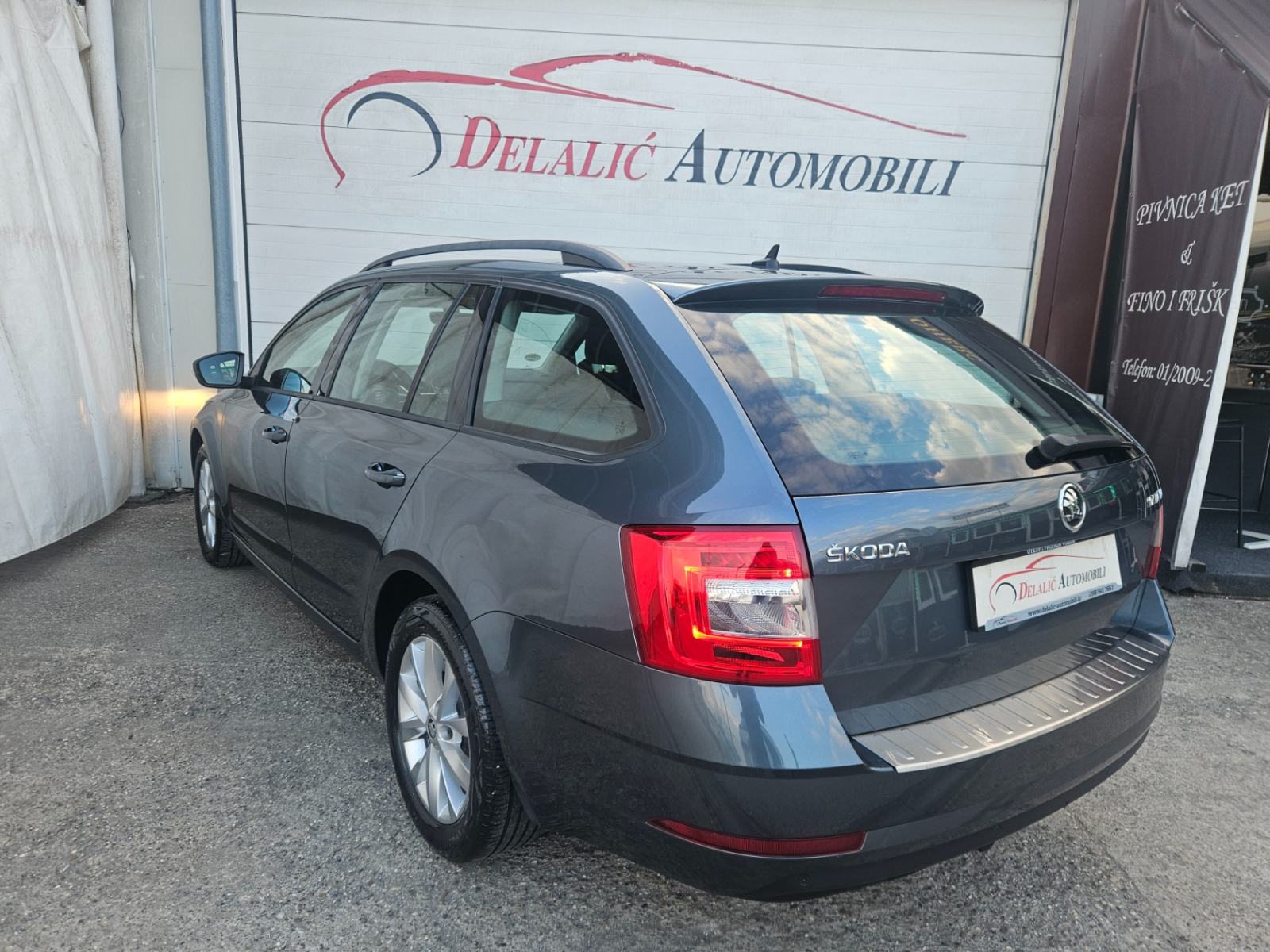 Škoda Octavia Combi 1,6 TDI Style,159000 km,1.god.reg.,ODLIČNO STANJE!, pogled izvana - slika 5