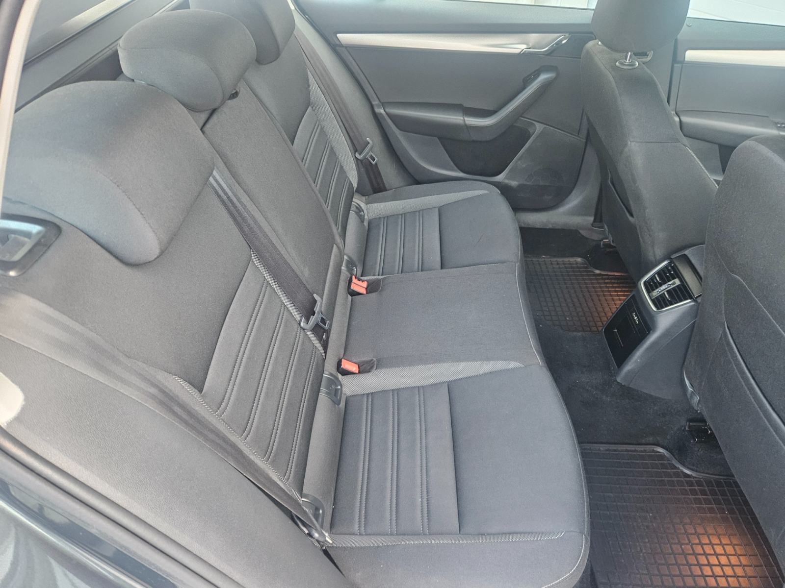 Škoda Octavia Combi 1,6 TDI Style,159000 km,1.god.reg.,ODLIČNO STANJE!, fotografija 11