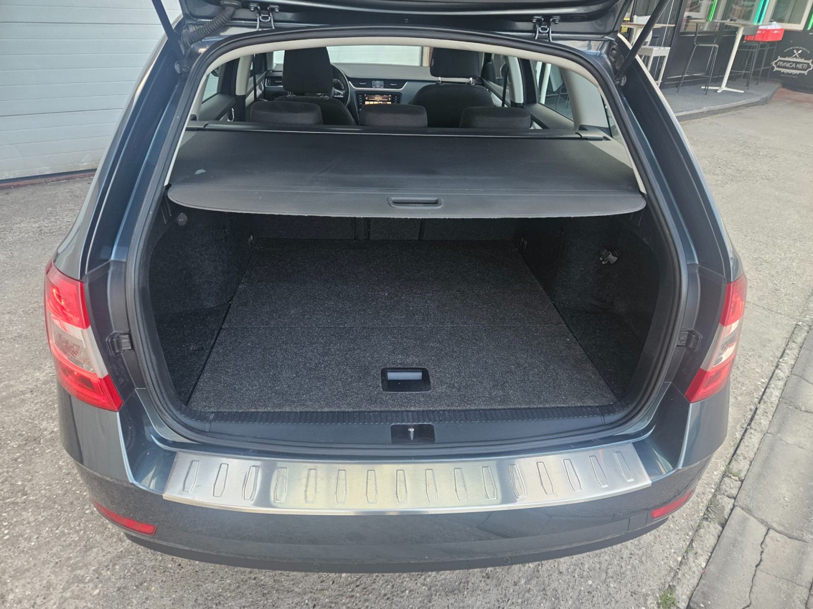Škoda Octavia Combi 1,6 TDI Style,159000 km,1.god.reg.,ODLIČNO STANJE!, fotografija 13