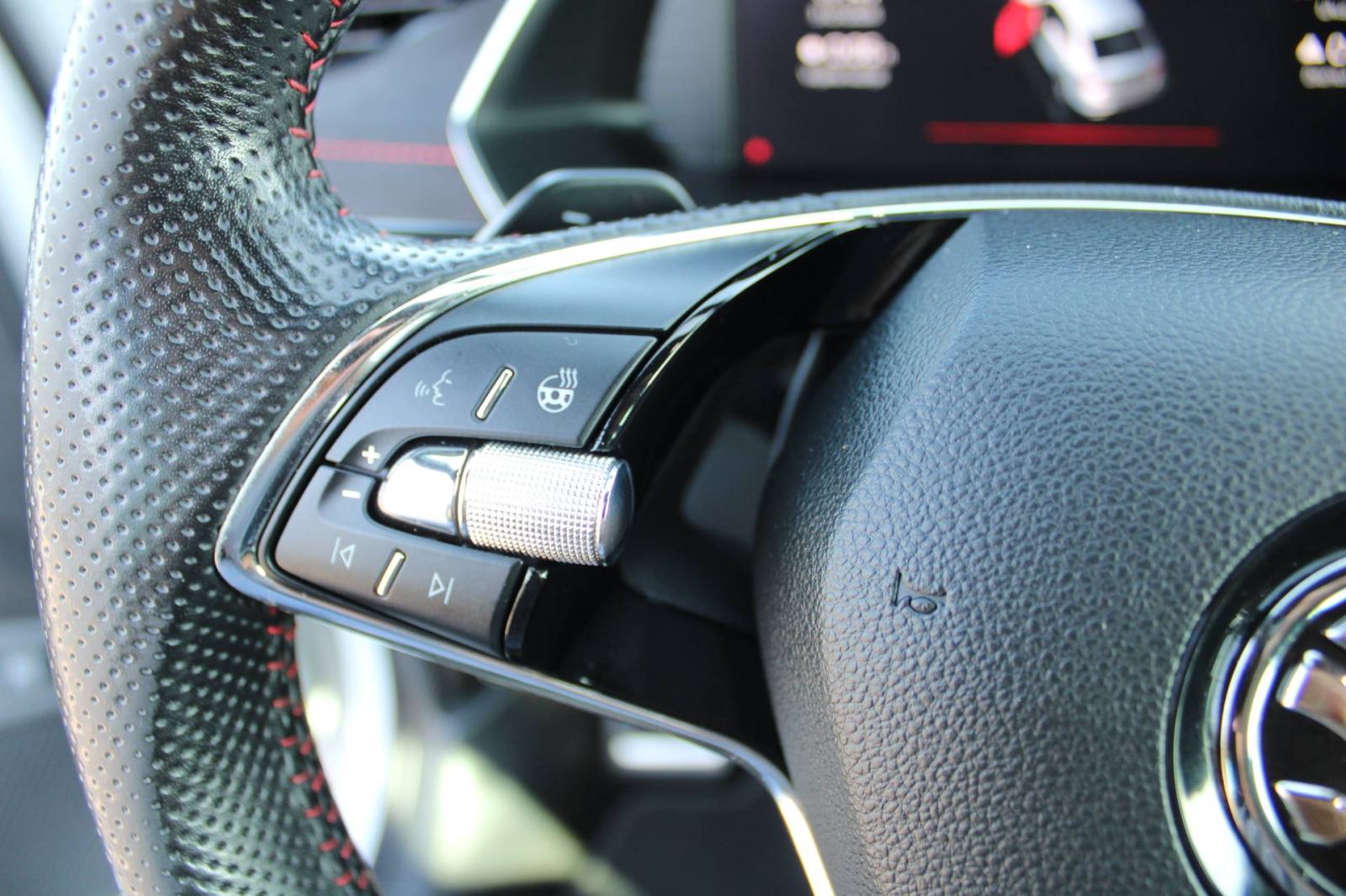 Škoda Octavia RS 1.4 TSi PHEV *LED, NAVIGACIJA, KAMERA*, fotografija 17