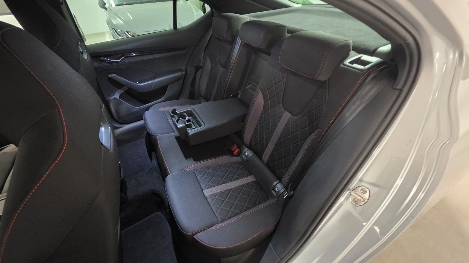 Škoda Octavia RS 2,0 TDI Dsg Alu19 Leasing Jamstvo, fotografija 8