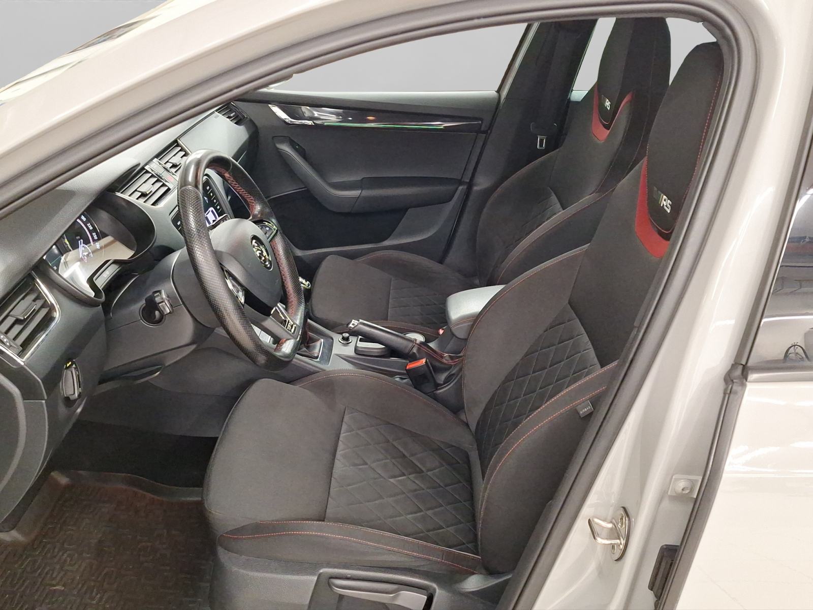 Škoda Octavia RS 2.0 TDI, fotografija 17