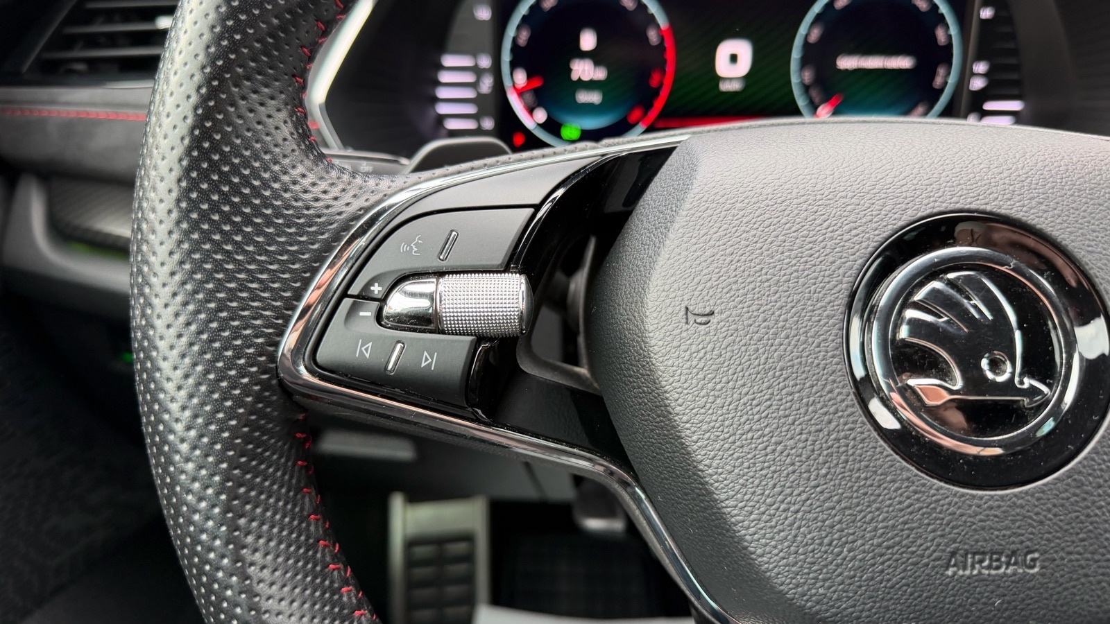 ŠKODA OCTAVIA RS 2.0 TSI DSG KAMERA KESSY NAVI MATRIX REGISTRIAN, fotografija 17