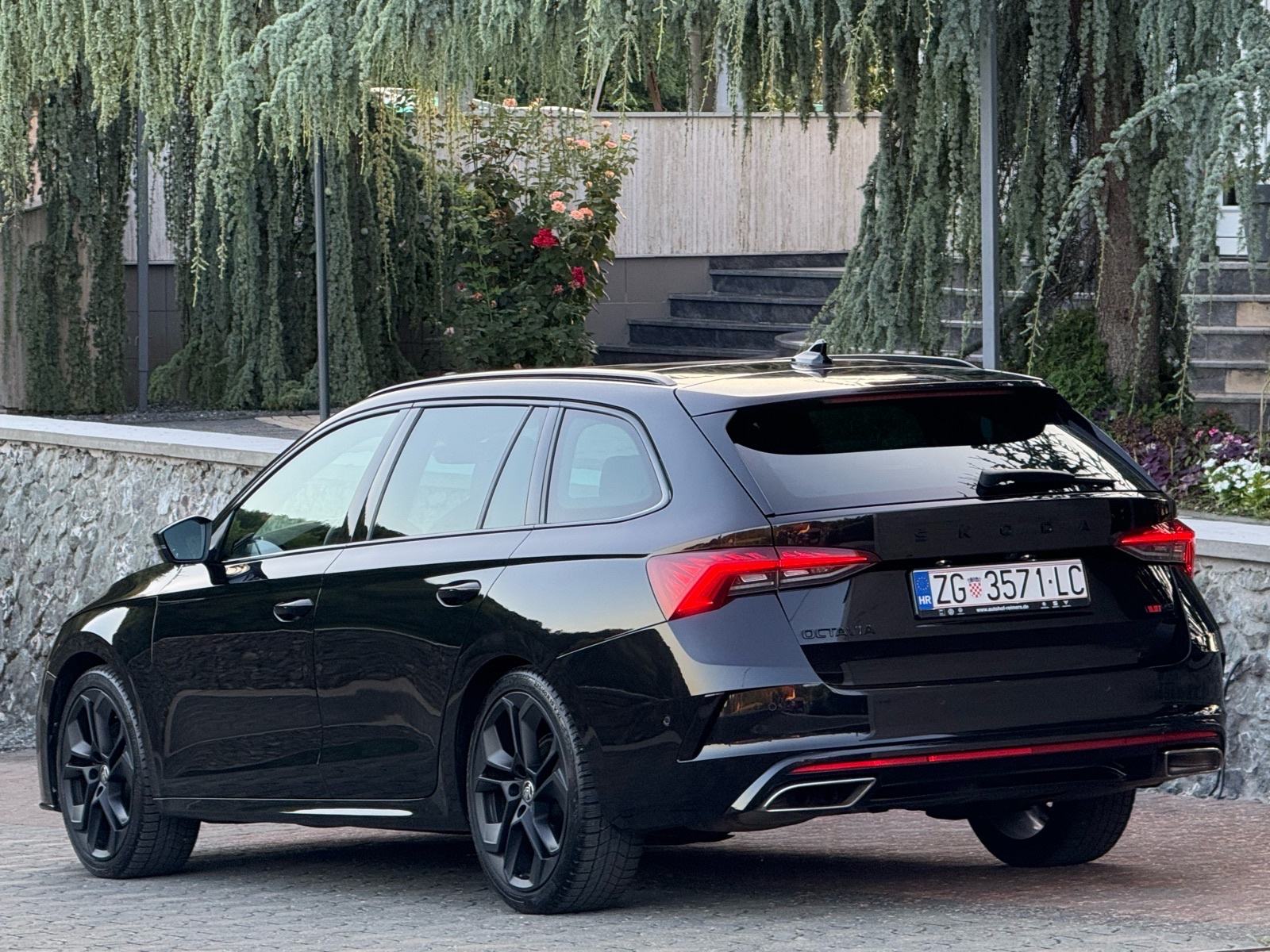 Škoda Octavia RS PLUS 2,0 TDI DSG, PANORAMA, REGISTRIRAN, NAVI, fotografija 4