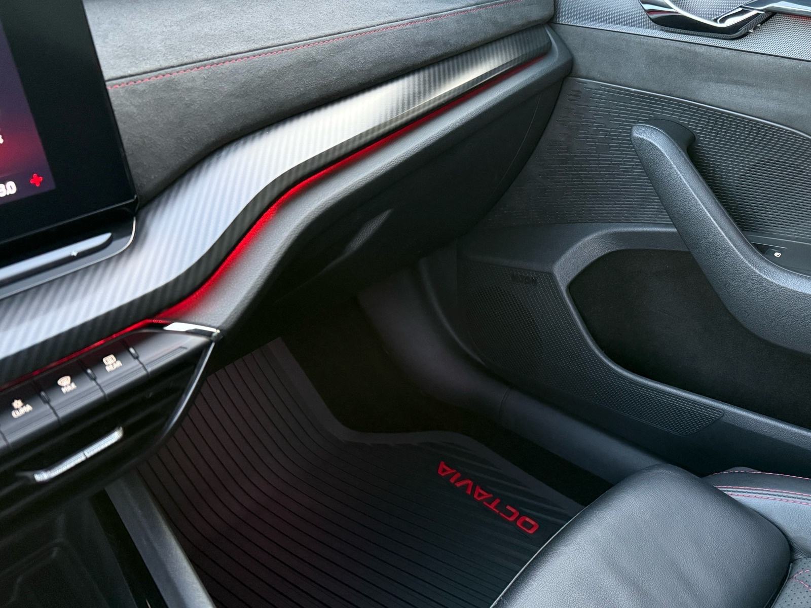Škoda Octavia RS PLUS 2,0 TDI DSG, PANORAMA, REGISTRIRAN, NAVI, fotografija 14